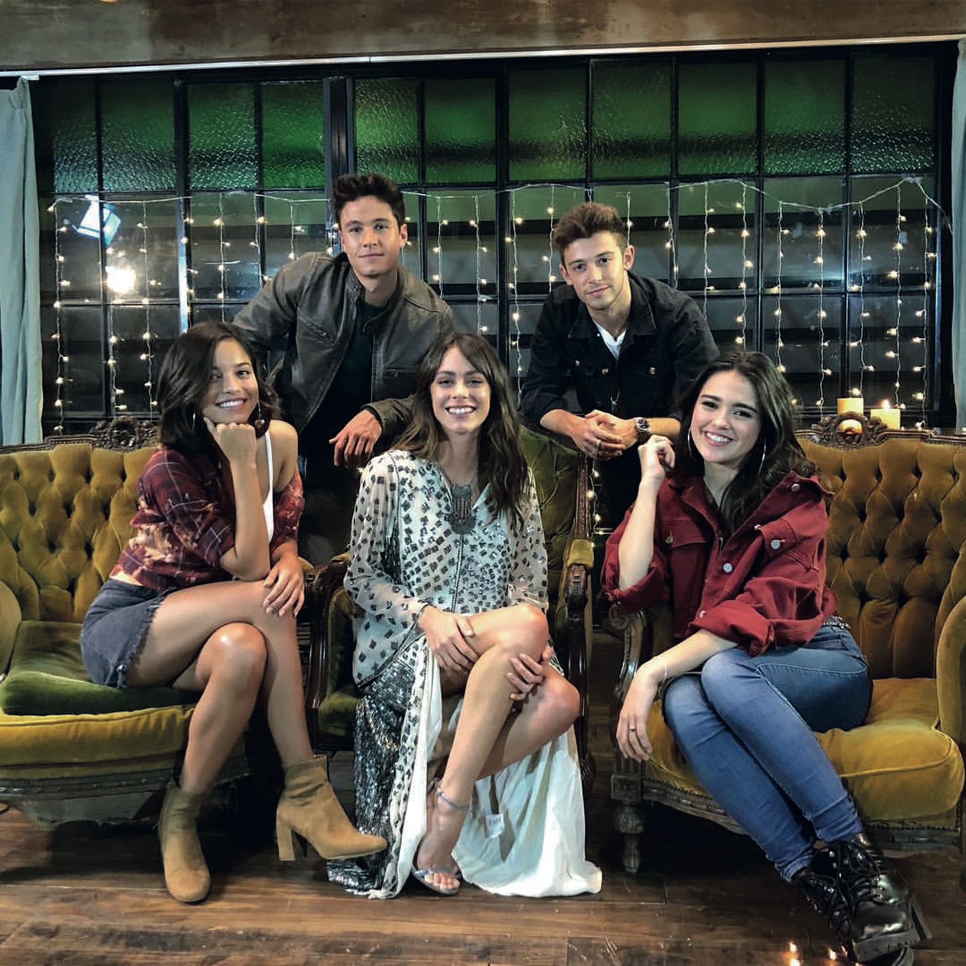 El año pasado, Emi fue convocada por Tini Stoessel para formar parte del cover de Consejo de amor junto a Ruggero Pasquarelli, Michael Ronda y Maia Reficco.