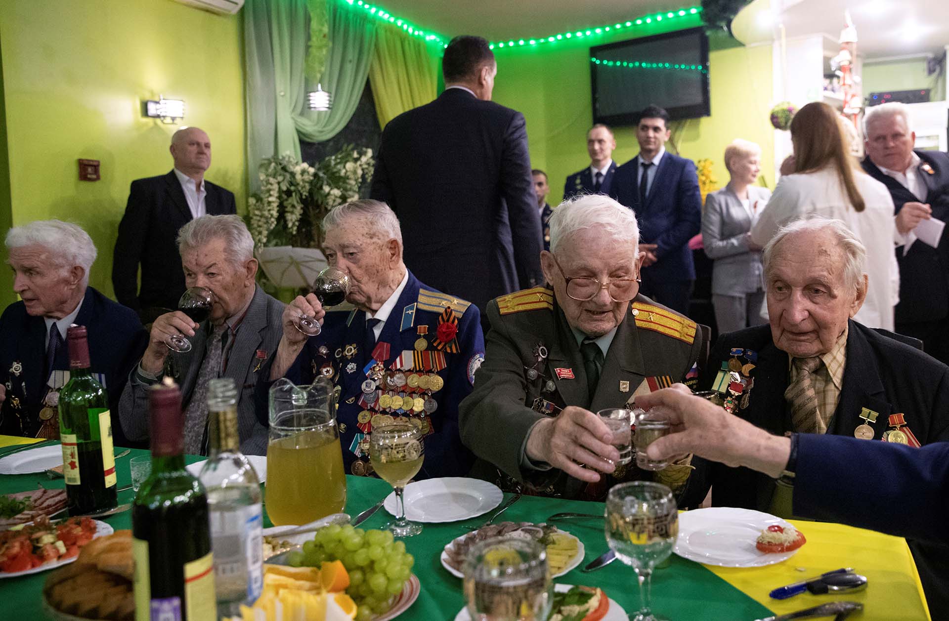 Bagayev durante un encuentro con otros veteranos (REUTERS/Maxim Shemetov)