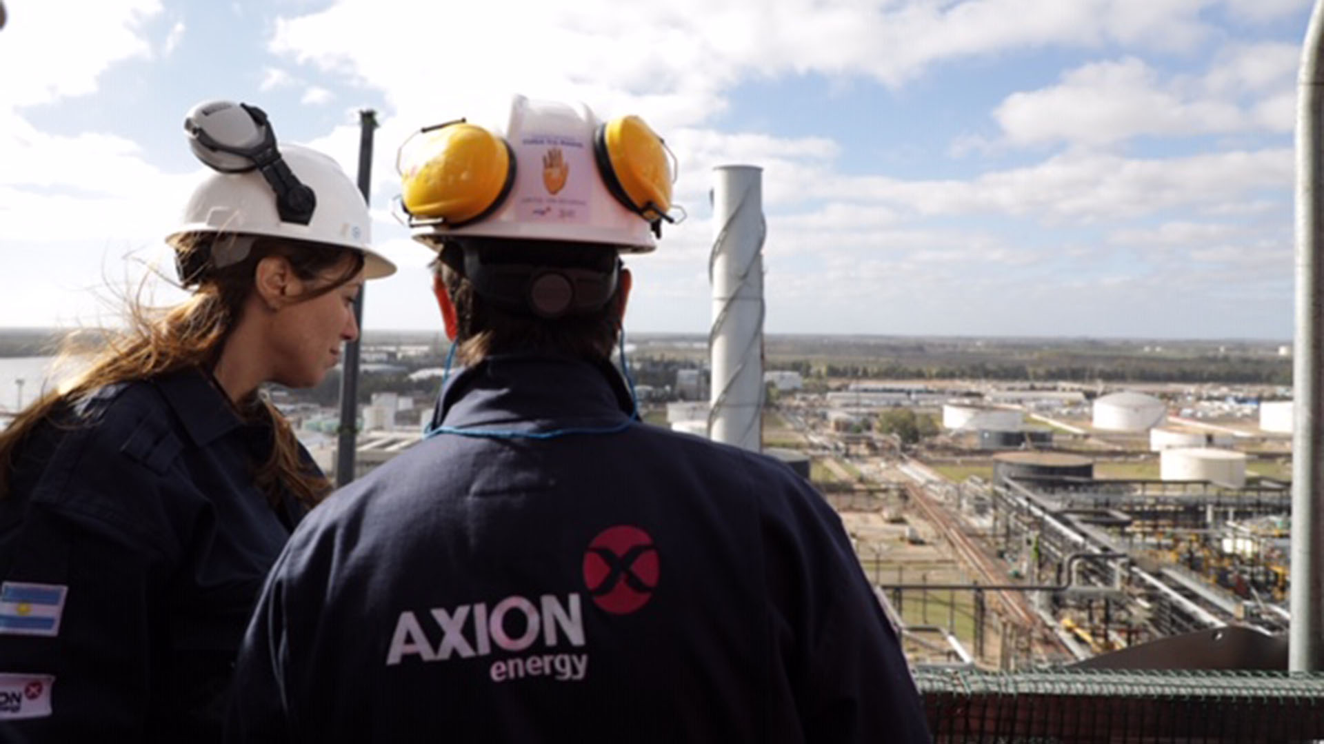 María Eugenia Vidal en la refinería AXION energy