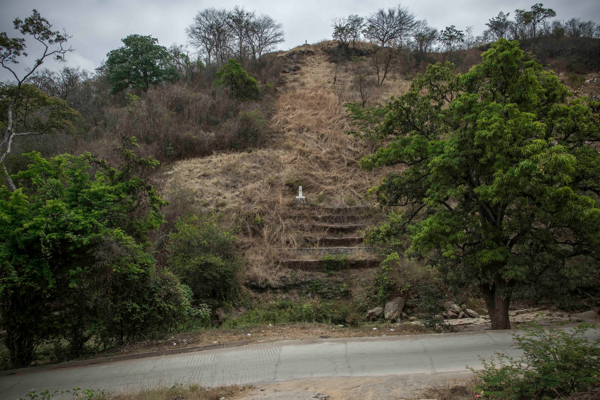 La frontera entre Guatemala y México, cerca de la vivienda de Pablo (Daniele Volpe para The New York Times)