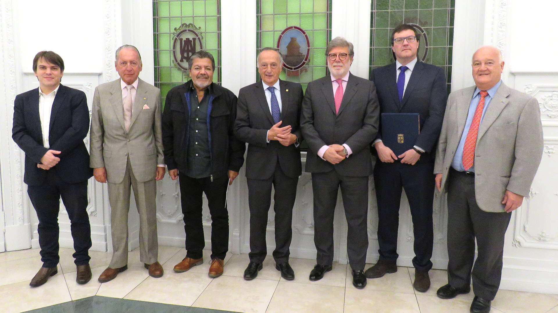 Daniel Funes de Rioja, Miguel Acevedo y Gerardo Martínez con empresarios españoles