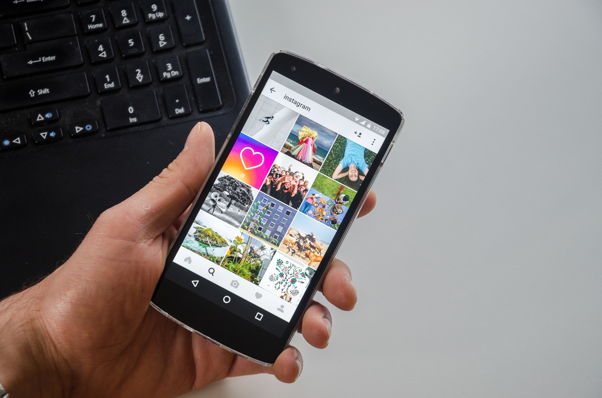 Para los especialistas en marketing, las estrategias de negocios deberán ir orientadas hacia los comentarios. (Foto: Pixabay)