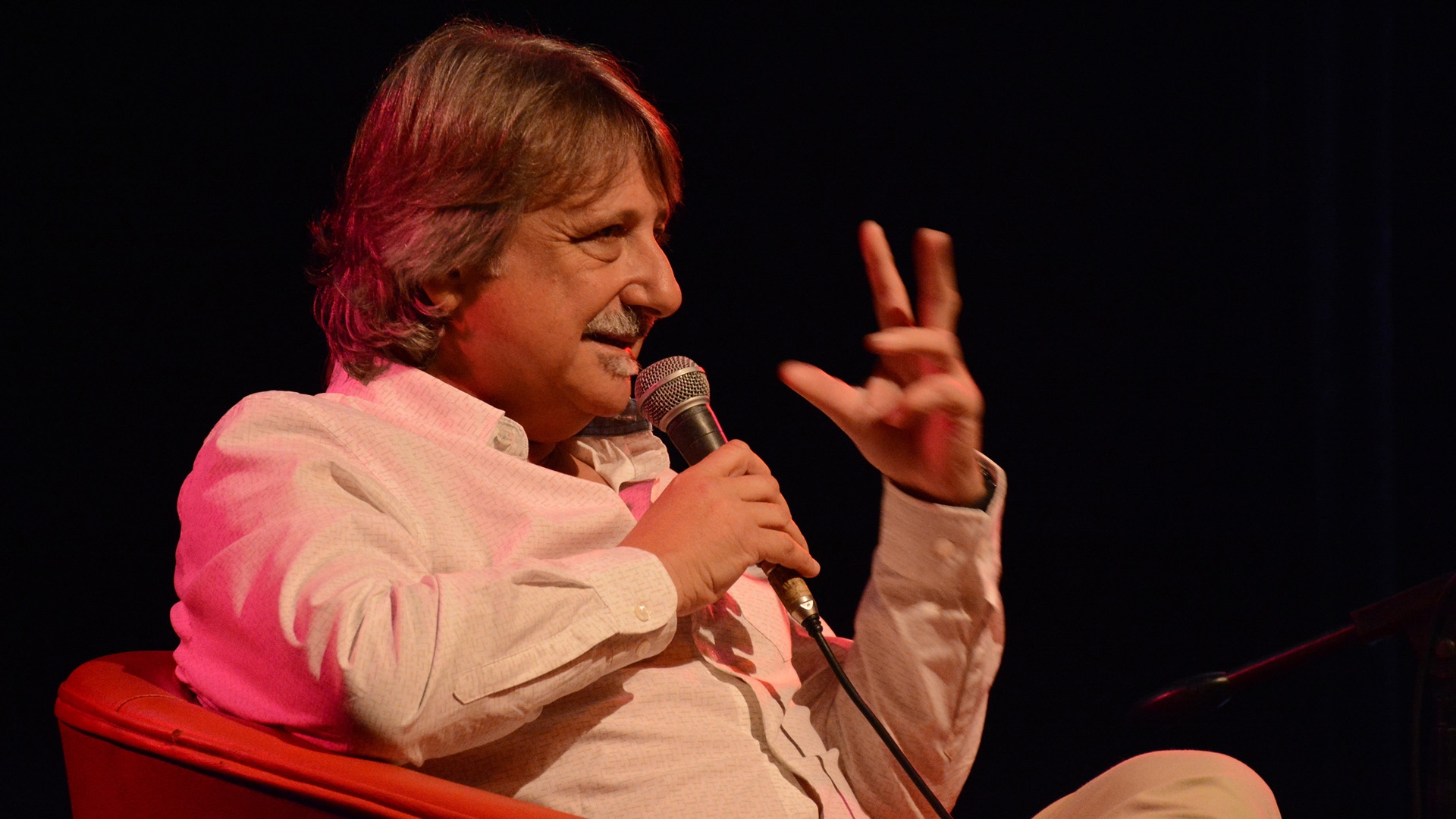 Pedro Squillaci n la presentación del libro “Un tipo cualquiera” en Plataforma Lavardén, marzo de 2019 (Foto: Fernanda Forcaia / LA CAPITAL)