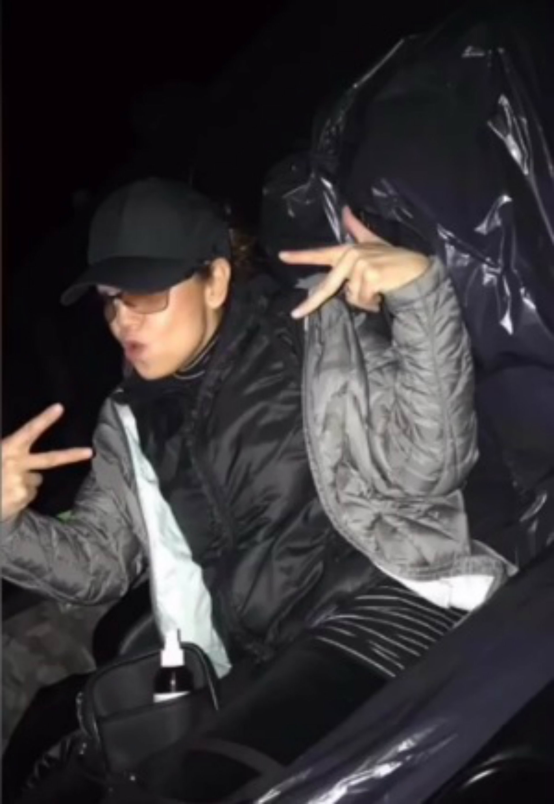 Thalía posó así desde su asiento