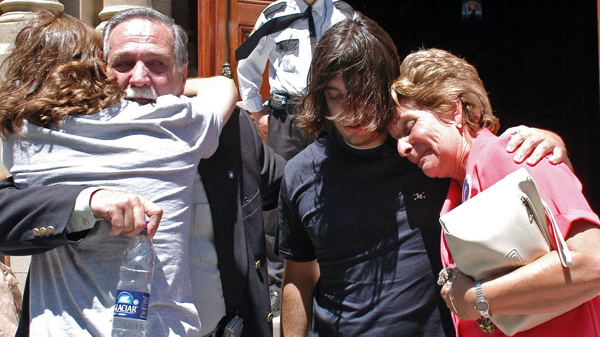 La familia de Marcos Schenone cuando supieron que Conzi había sido condenado a 25 años de prisión (NA)