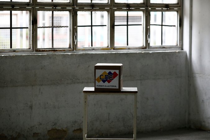 Una urna en Caracas durante las elecciones presidenciales de Venezuela el 20 de mayo de 2018 (Marco Bello/Reuters)