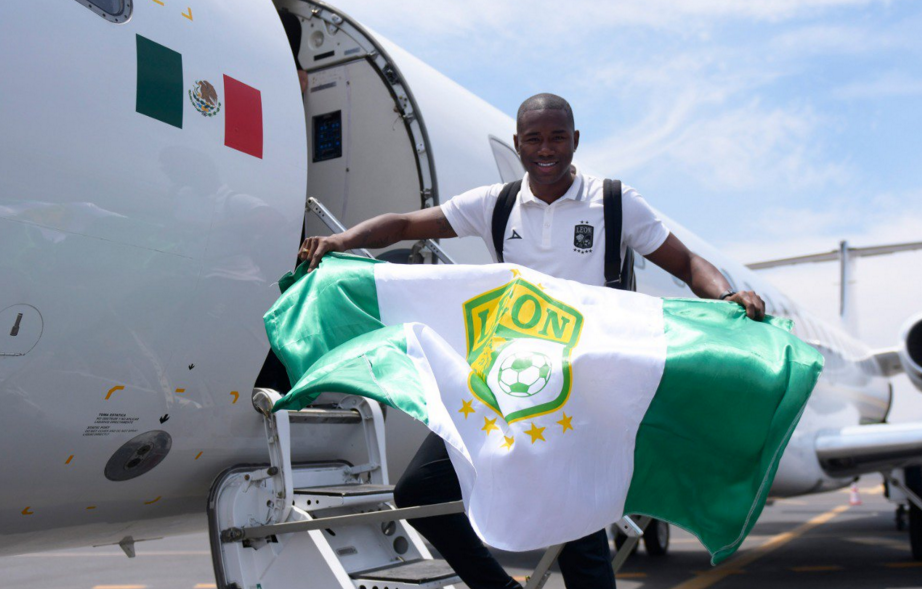 El equipo tenía programado viajar en avión, sin embargo, se vio forzado a hacerlo en camión por el cambio de sede del juego (Foto: Twitter Club León)