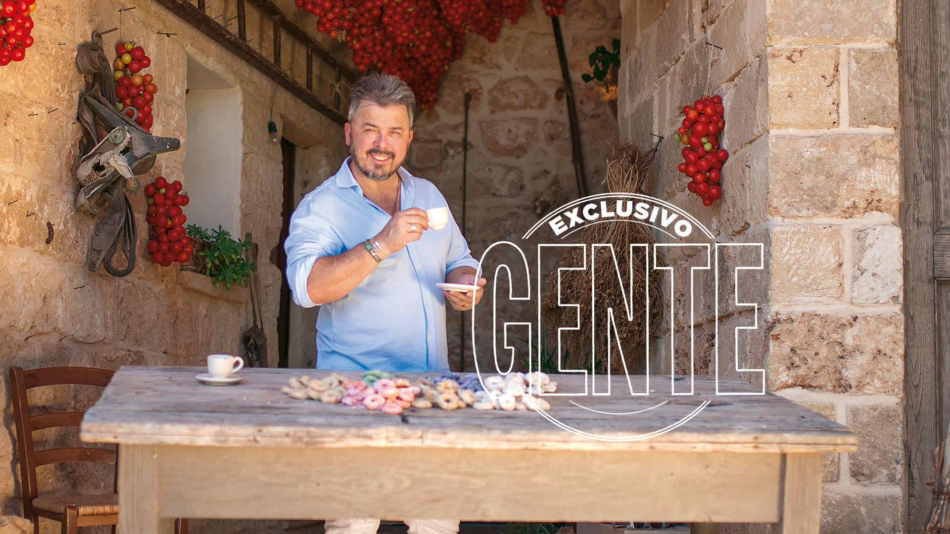 “Mi hilo umbilical lo tengo con mi tierra, Italia”, reconoce el maestro de los sabores, Donato de Santis, que exhibe unos taralli dolci en una masseria de Puglia, la entrañable región que lo vio crecer.