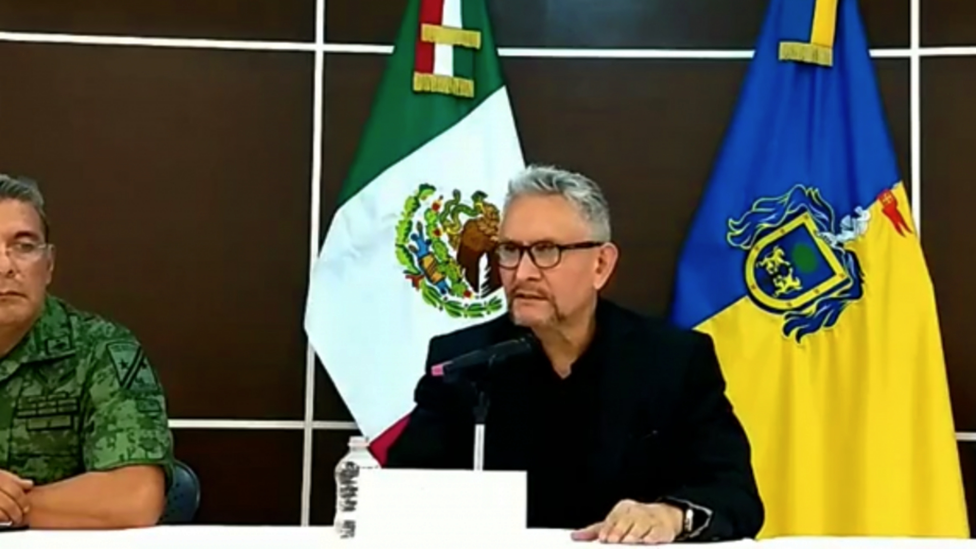 El fiscal de Jalisco dio detalles de este hallazgo en una conferencia de prensa junto con militares (Foto: Facebook)