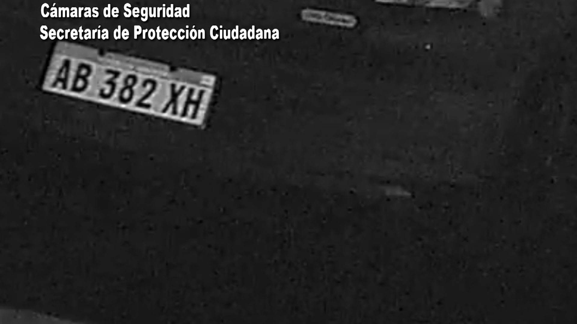 Las cámaras de seguridad identificaron que era un vehículo robado por su dominio