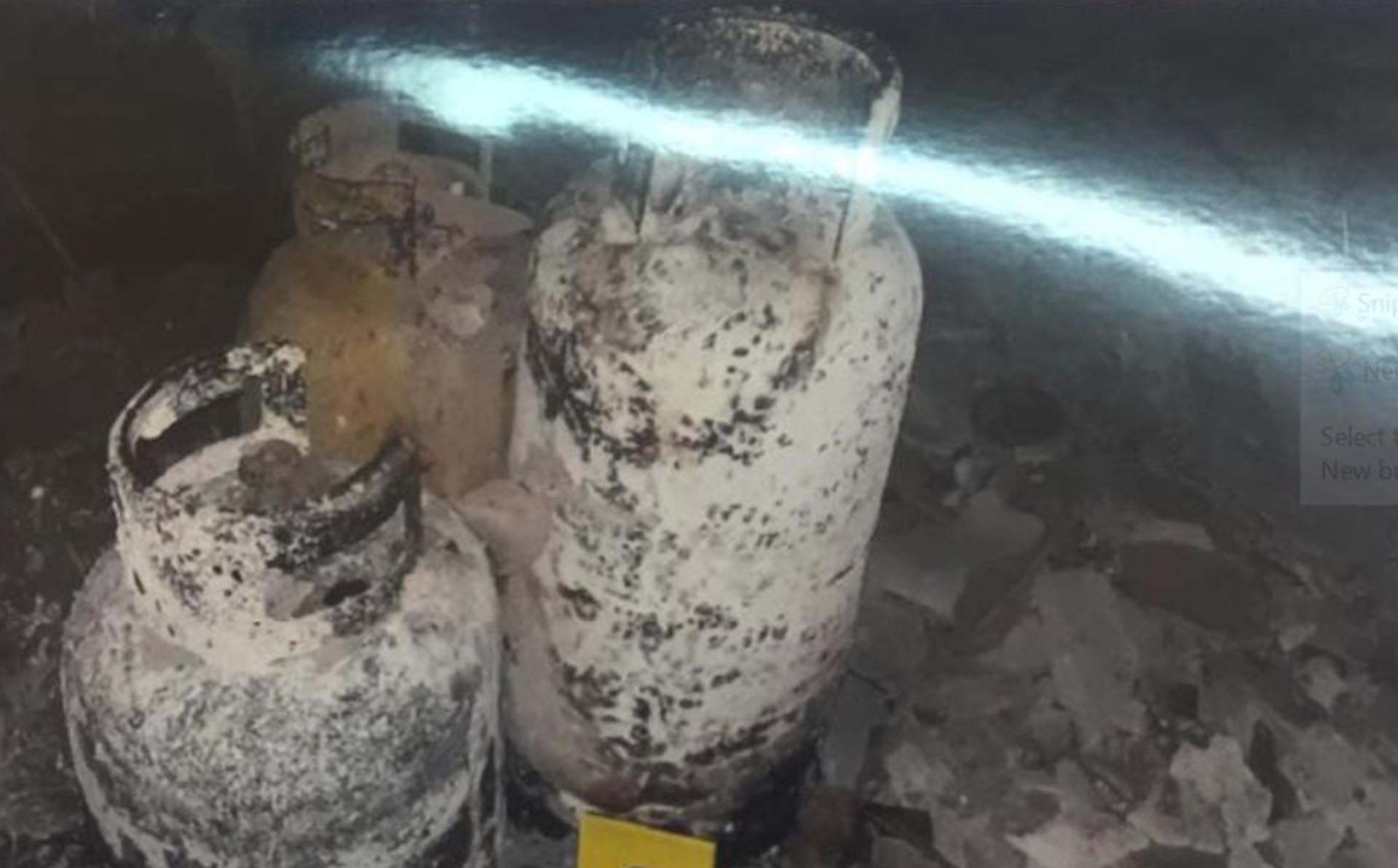 Las garrafas que causaron la explosión.