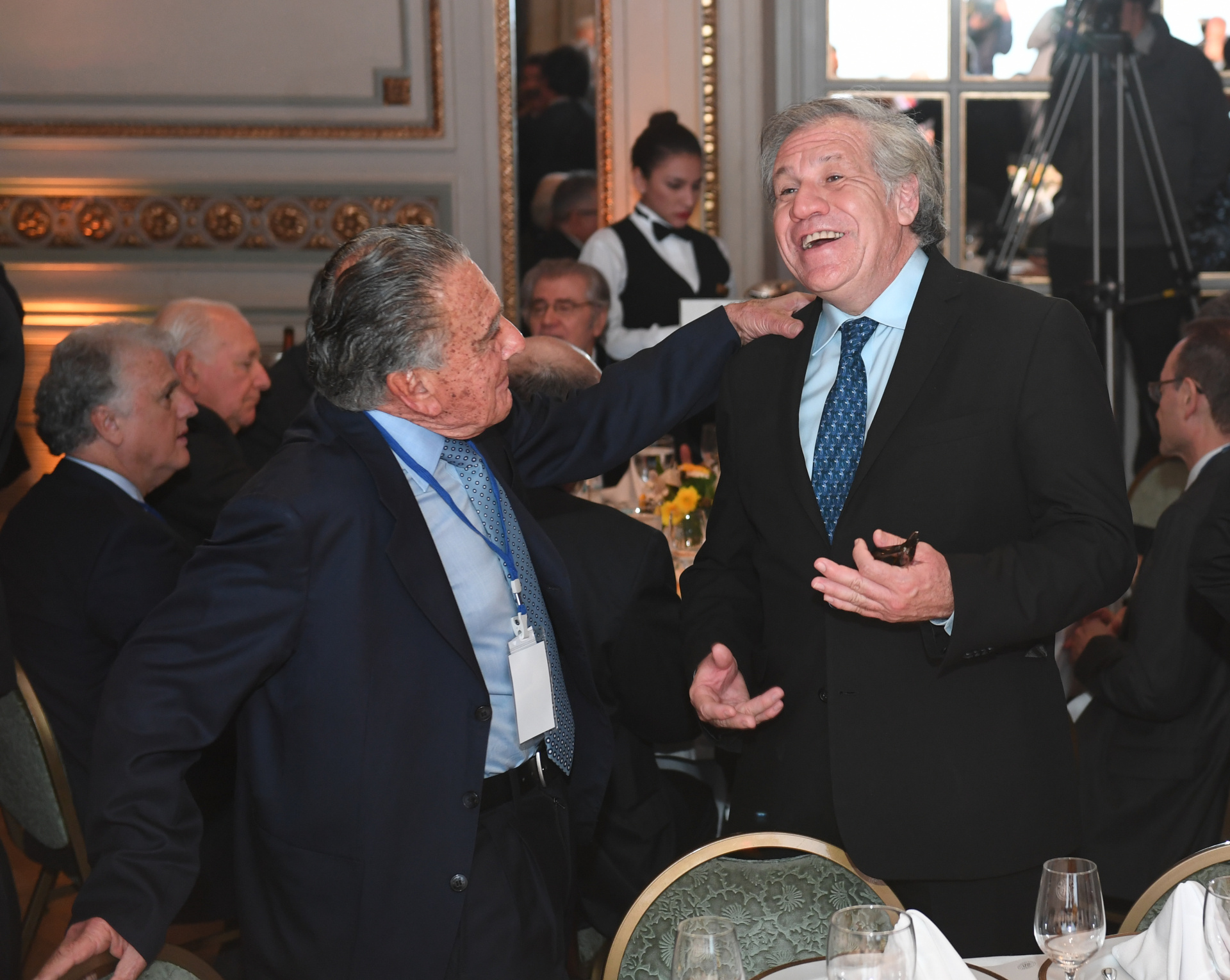 Eurnekian conversa con Almagro