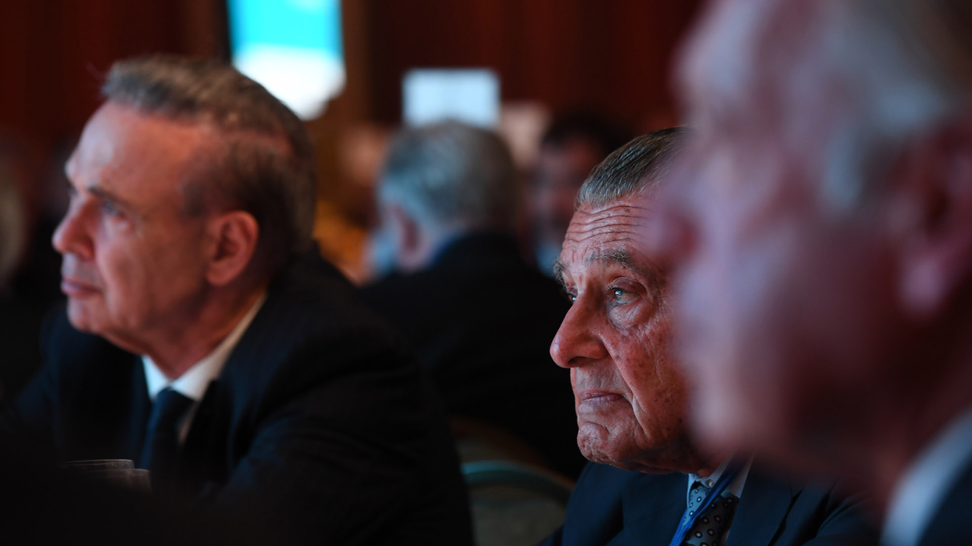 El senador Miguel Ángel Pichetto junto al presidente de Corporación América