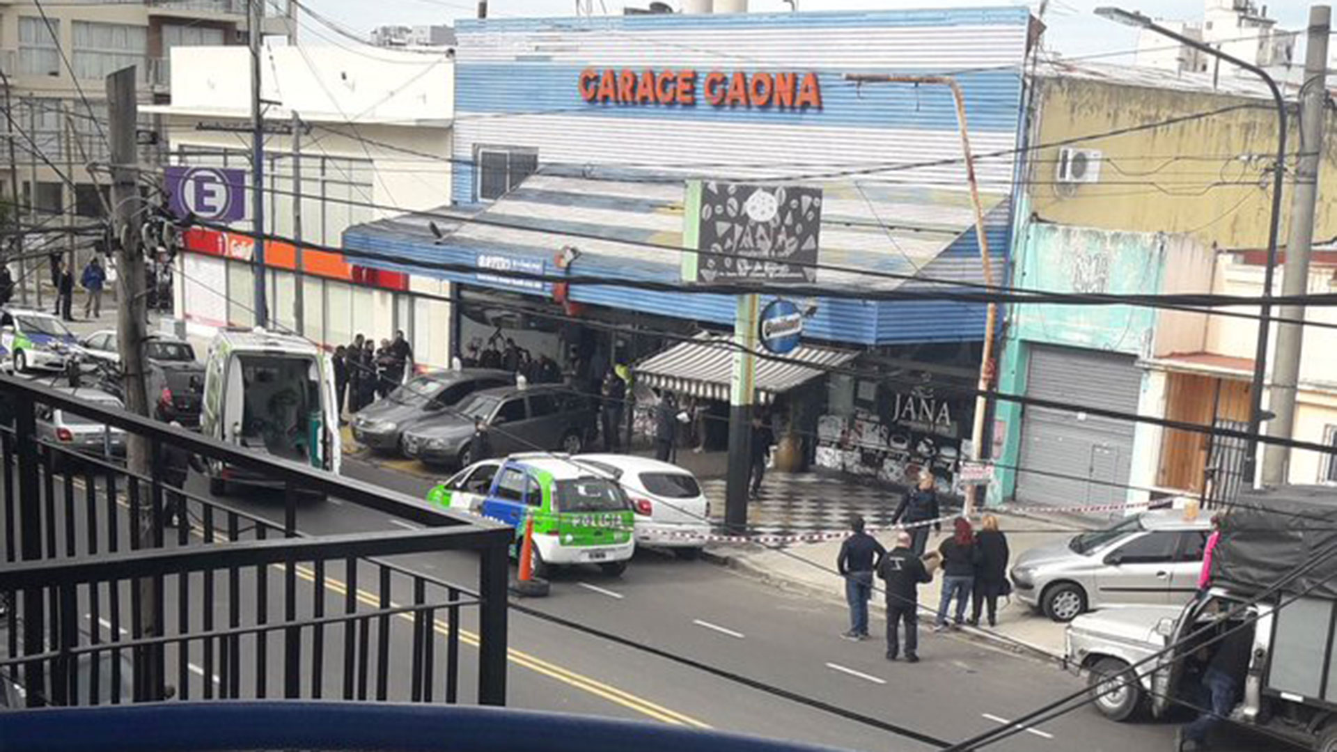 Cuando menos treinta y siete disparos fueron registrados en la zona donde se generó el tiroteo (@silga_40)