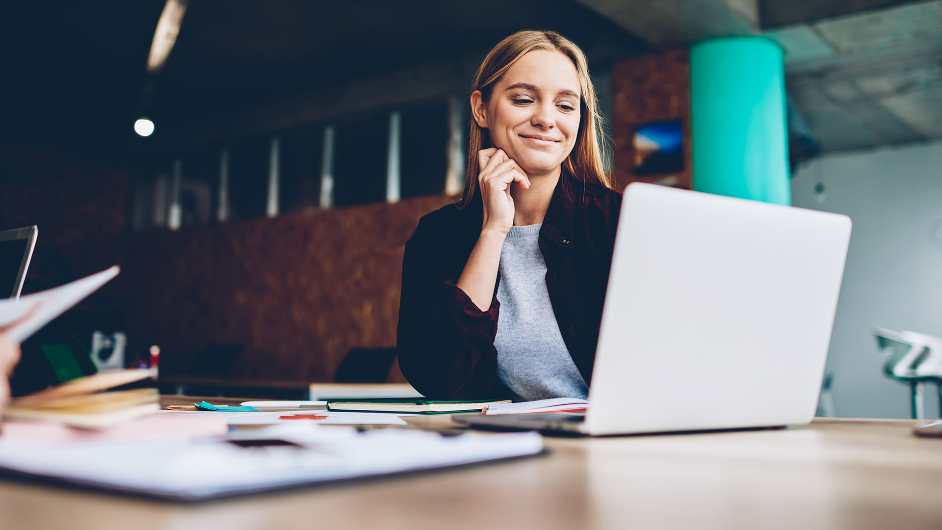 La persona debe entender el lenguaje y el mundo de cada red social, dado que todas son distintas (Shutterstock)