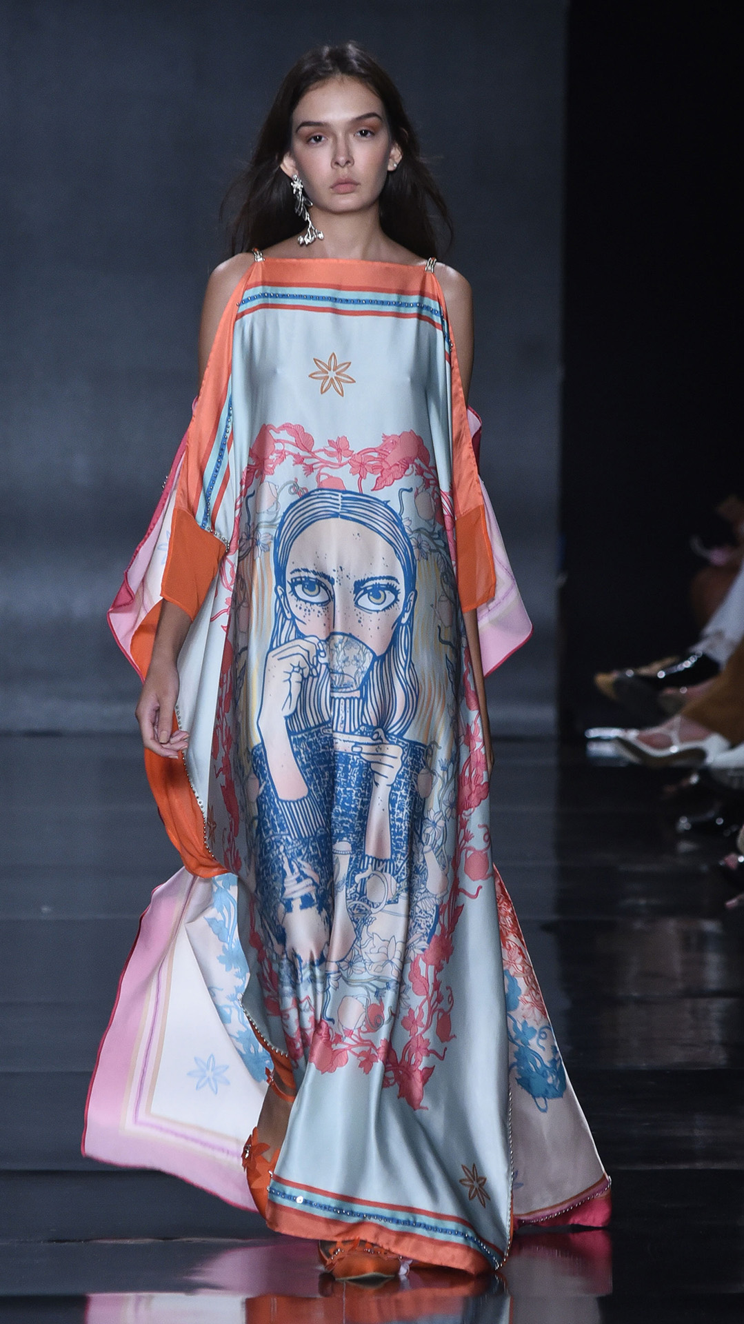 Vestido con una mega estampa (Melk Z-DA).