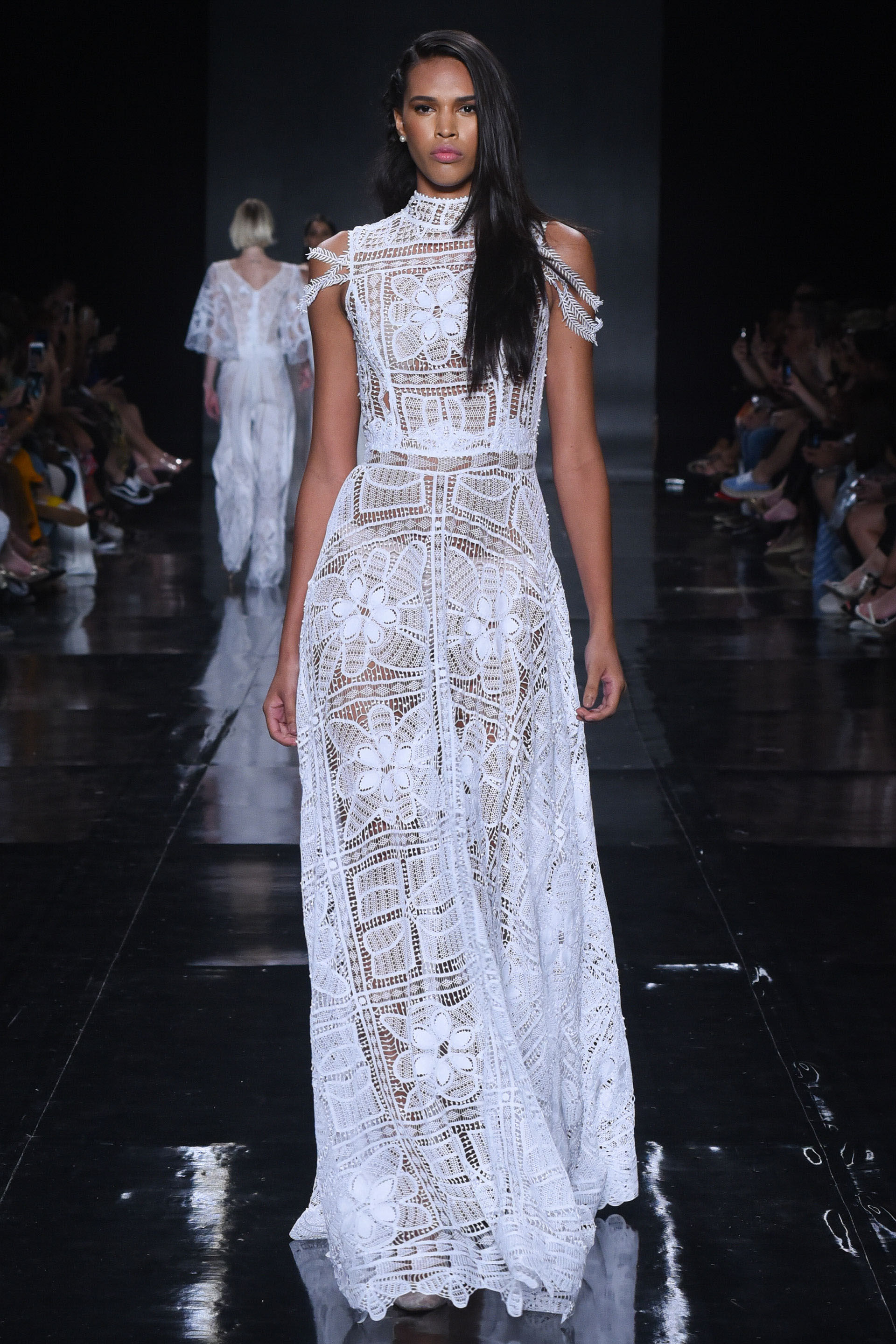 Súper elegante (Rendá por Camila Arraes).