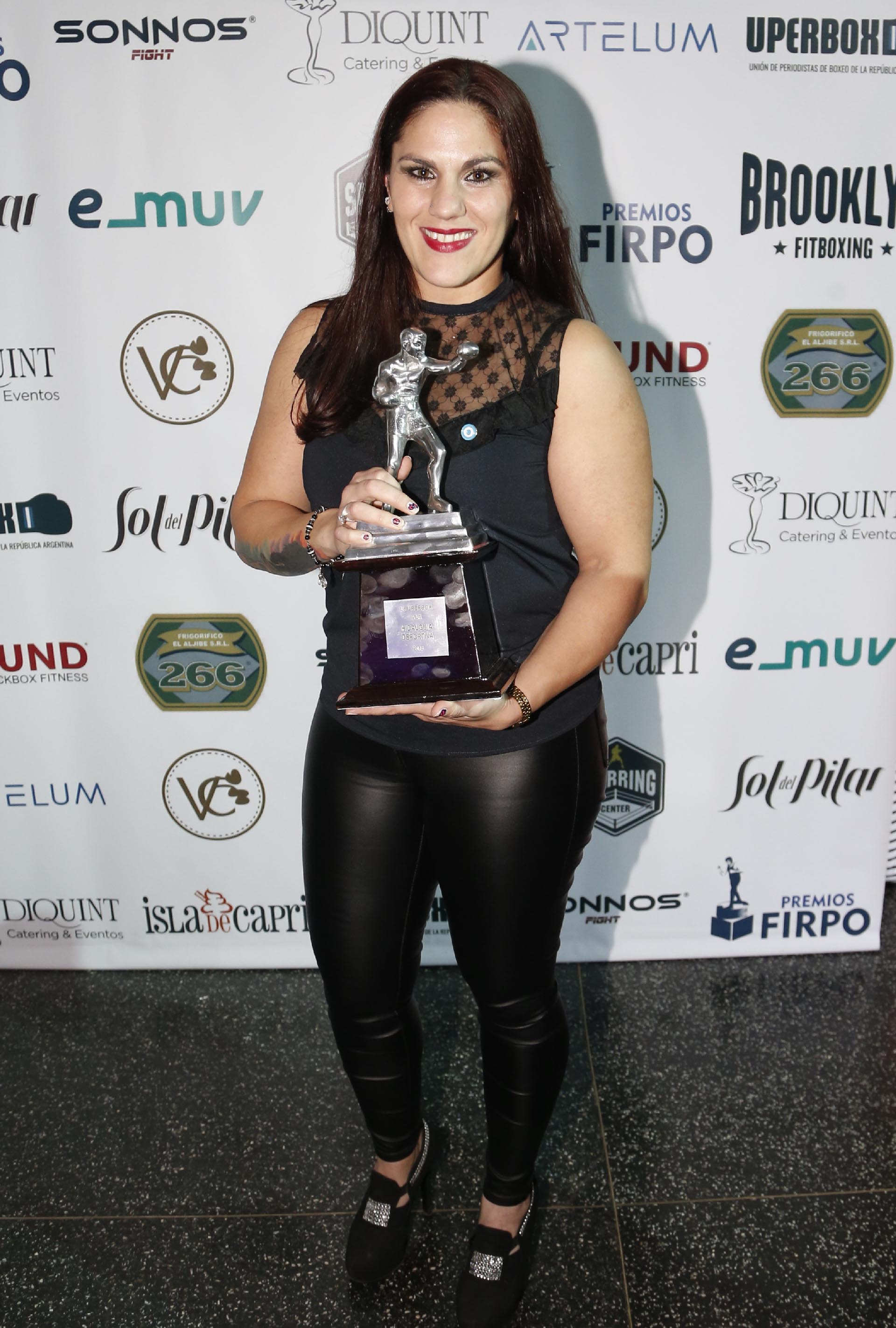 Victoria Bustos se llevó el premio a la hidalguía deportiva
