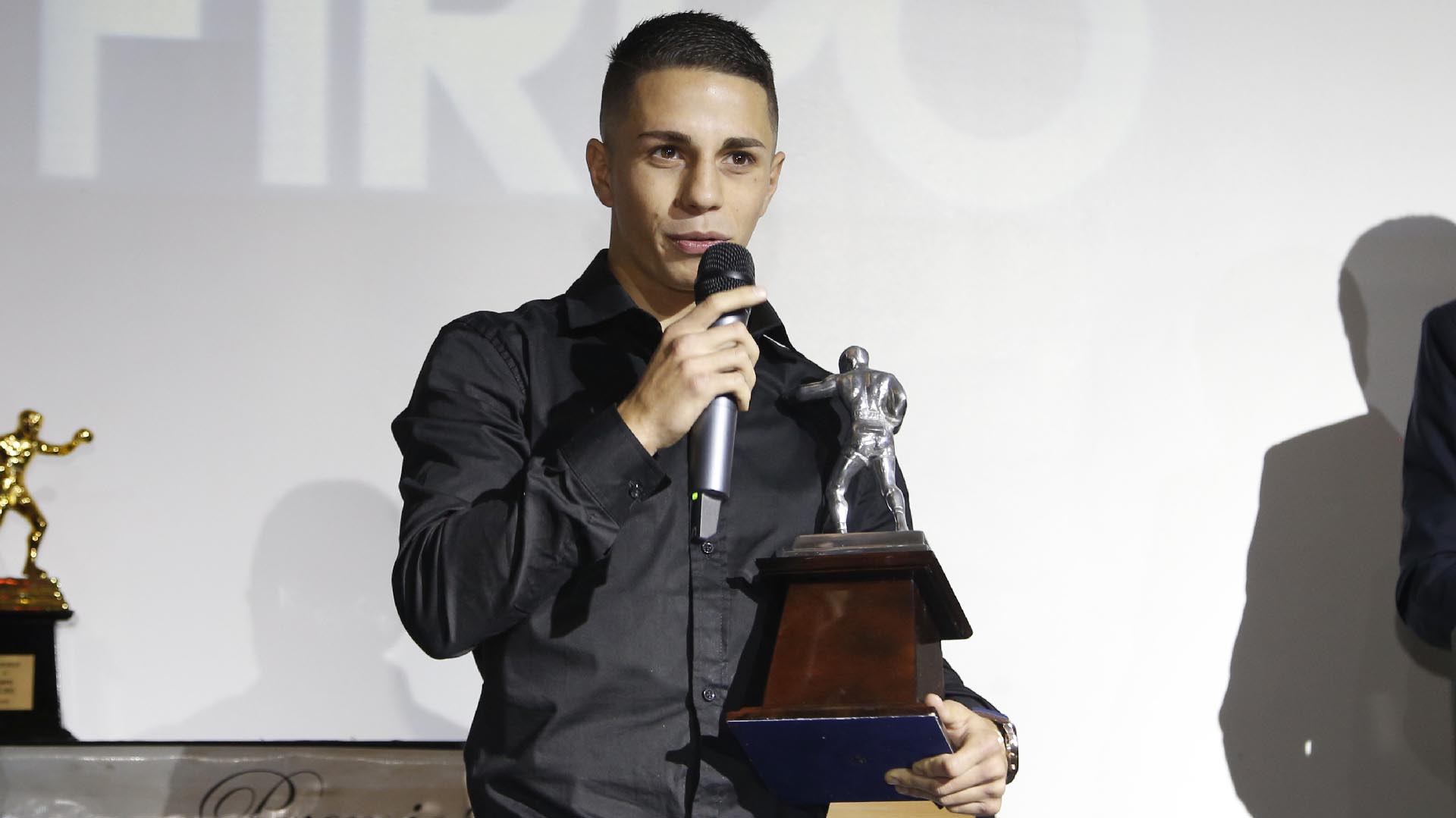 Una de las grandes promesas del boxeo argentino: el campeón minimosca juvenil FIB Agustín Gauto