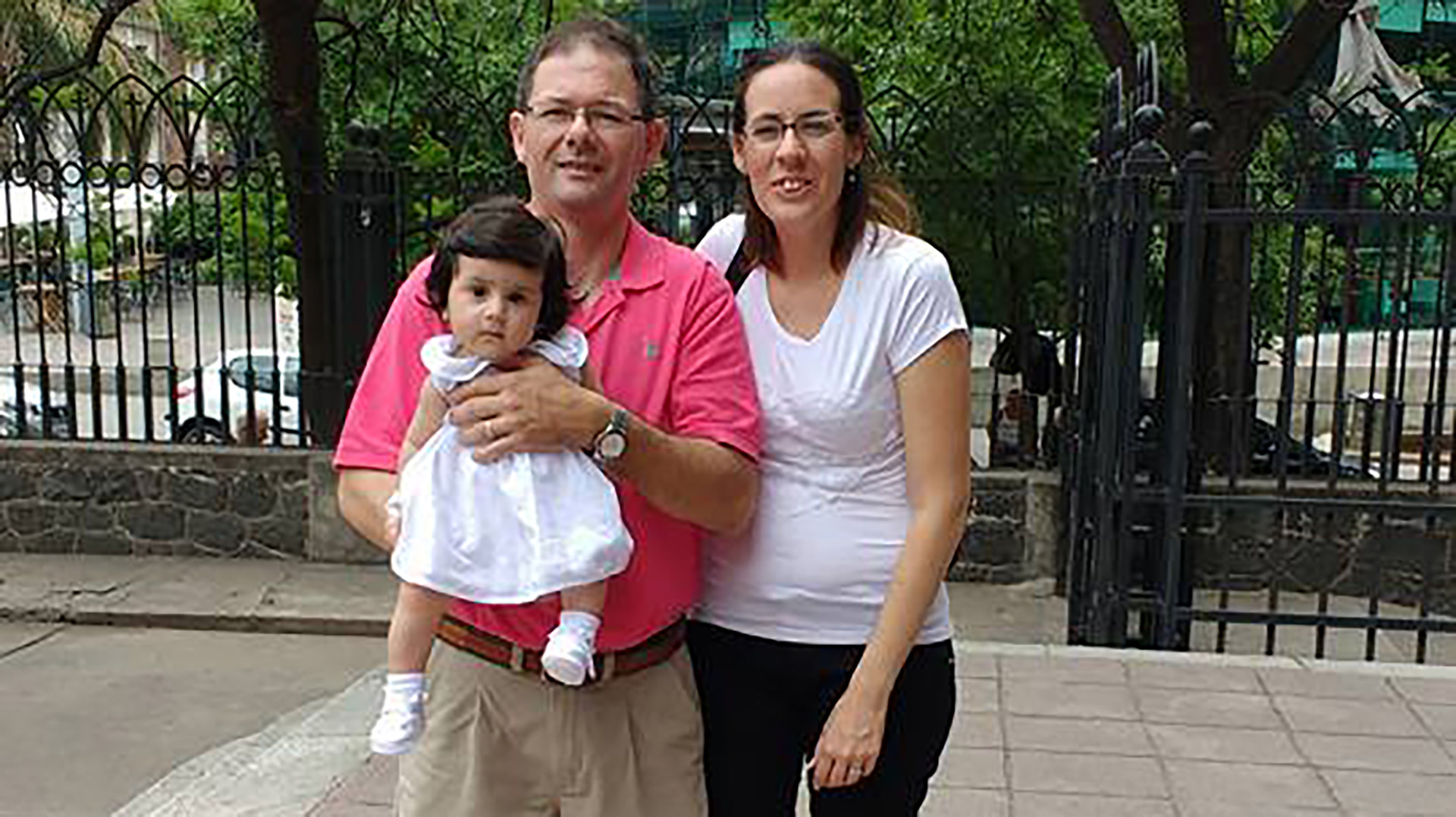 Romina, una de sus hijas y su hermano Julián.