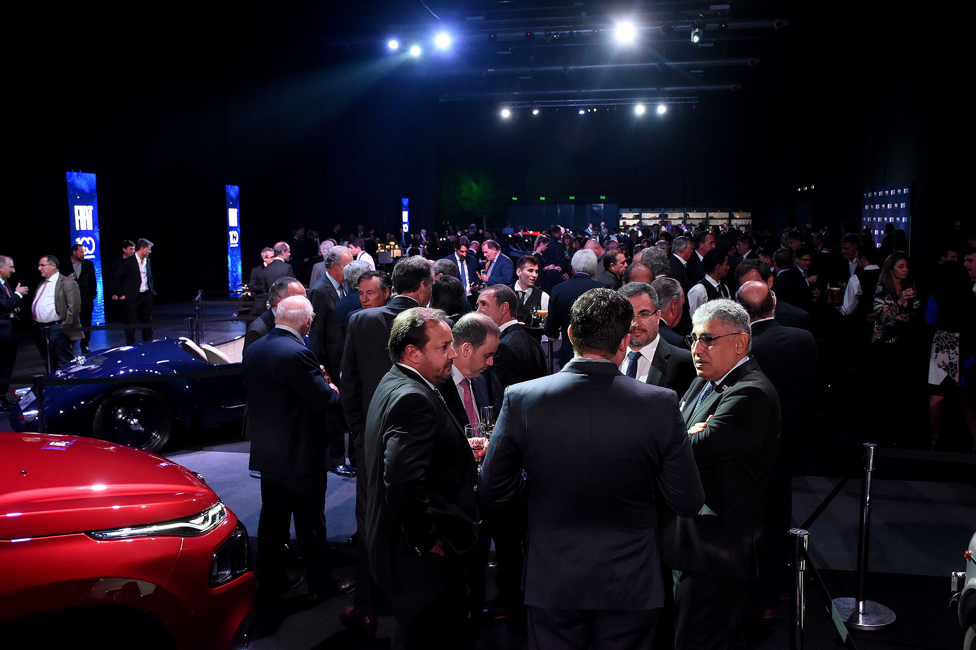 Los invitados durante la recepción, previa a la gran cena