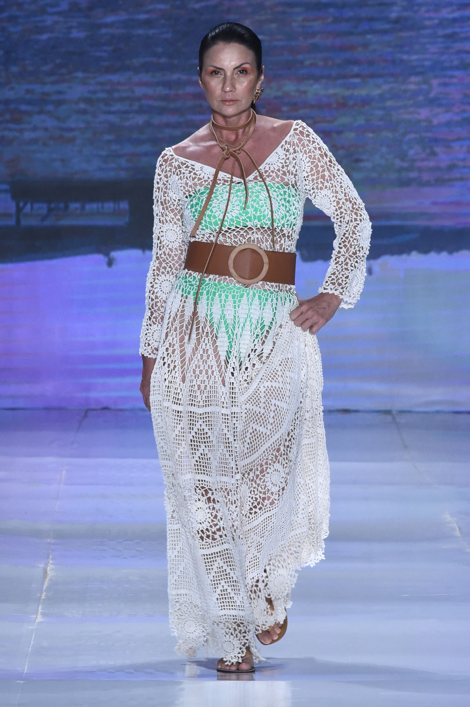 La modelo Sandra Luck recibió un homenaje por ser la modelo más representativa de Dragao Fashion (Rota Jeri).