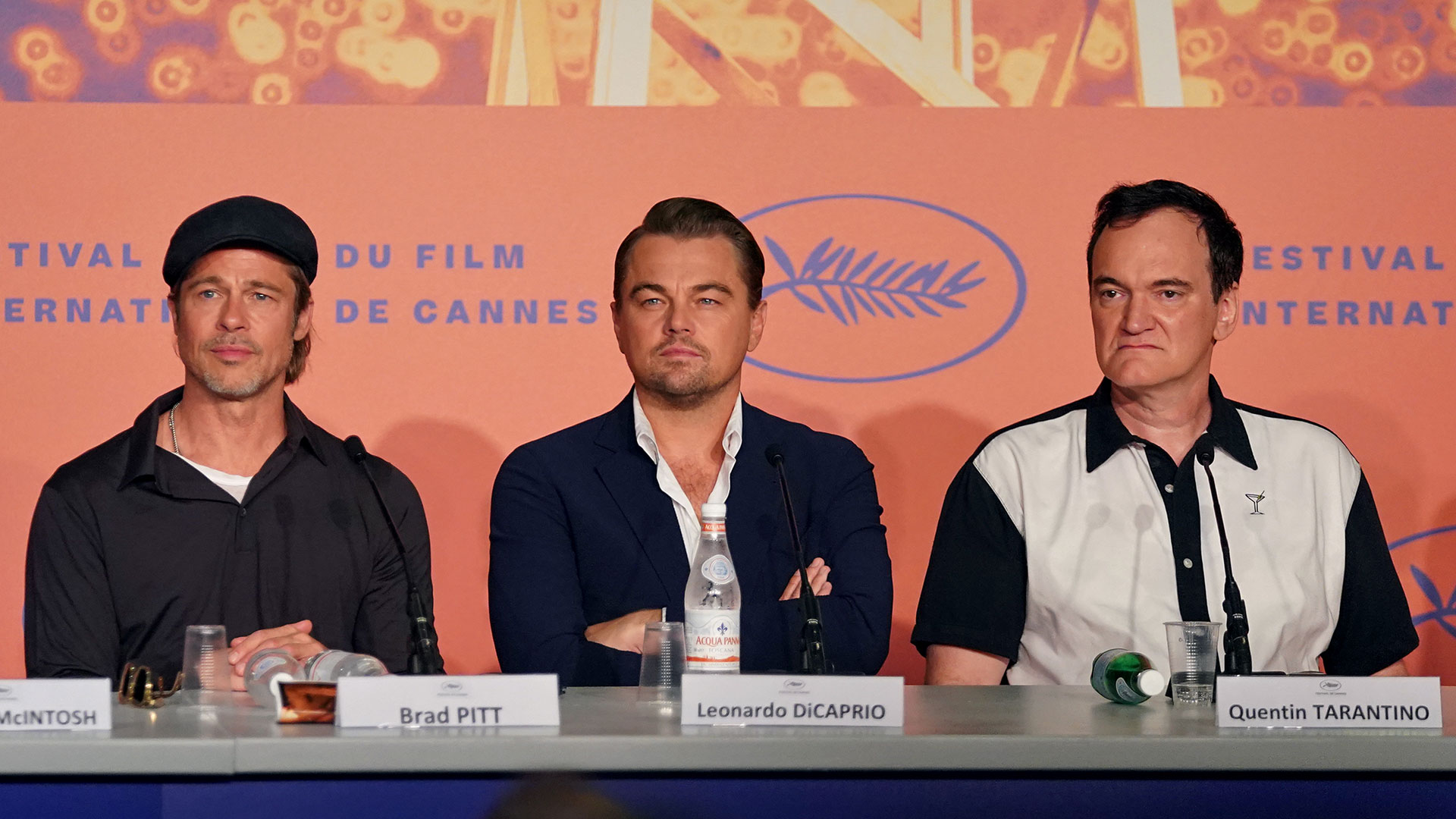 Brad Pitt, Leonardo DiCaprio y Quentin Taratino en la presentación de “Once Upon a Time in Hollywood”en Cannes, película que compite por la Palma de Oro, premio que se dará a conocer el sábado (AFP)