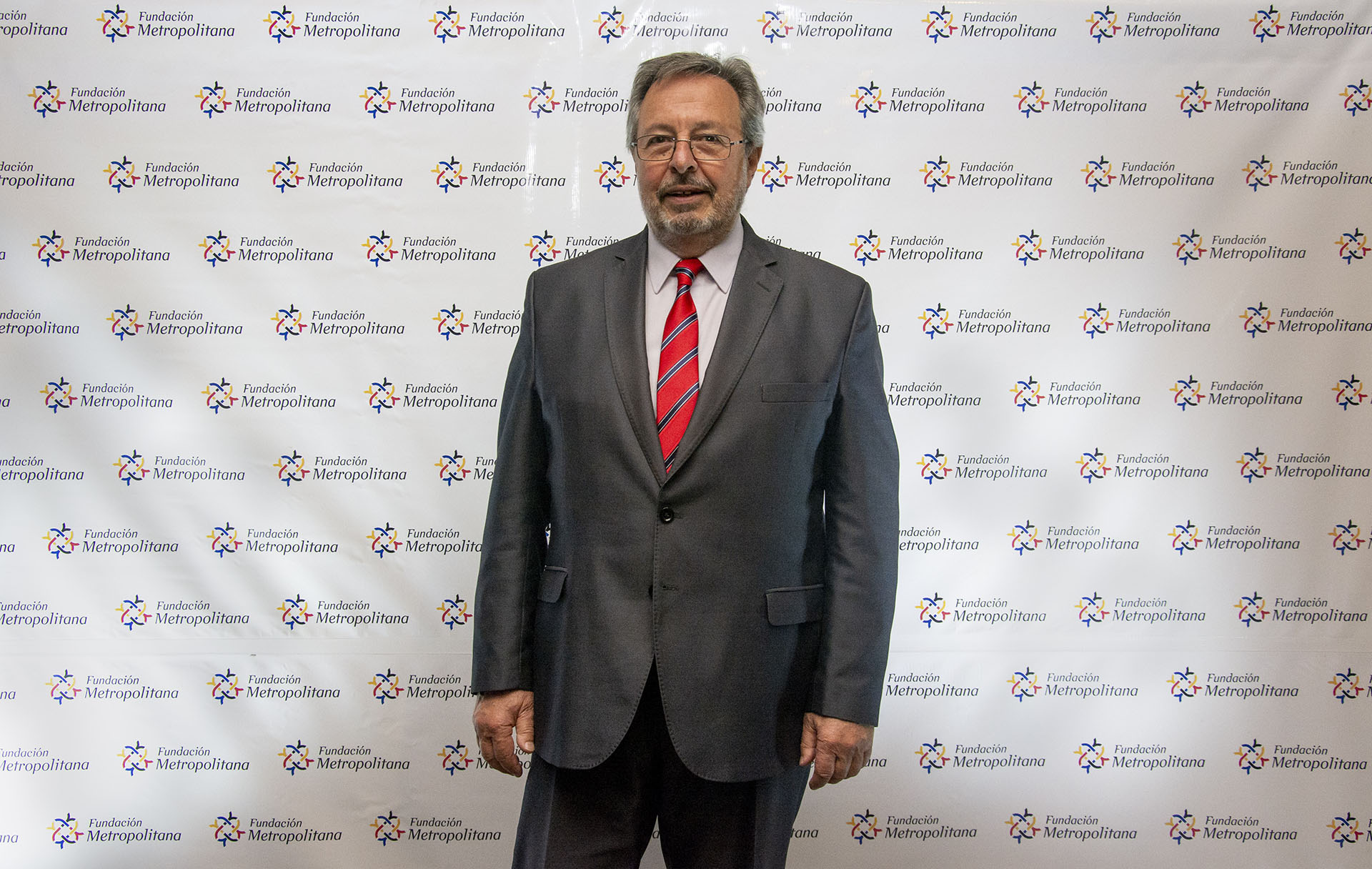 El presidente de la Fundación Metropolitana, Pedro Del Piero, aseguró: “Con este evento buscamos vincularnos, juntarnos quienes queremos mejorar las políticas de la metrópolis. Si la población sigue creciendo a este ritmo, para el 2050 vamos a tener 24 millones de habitantes. Desde la Fundación queremos perseguir el sueño de que para ese año seamos 12 millones”