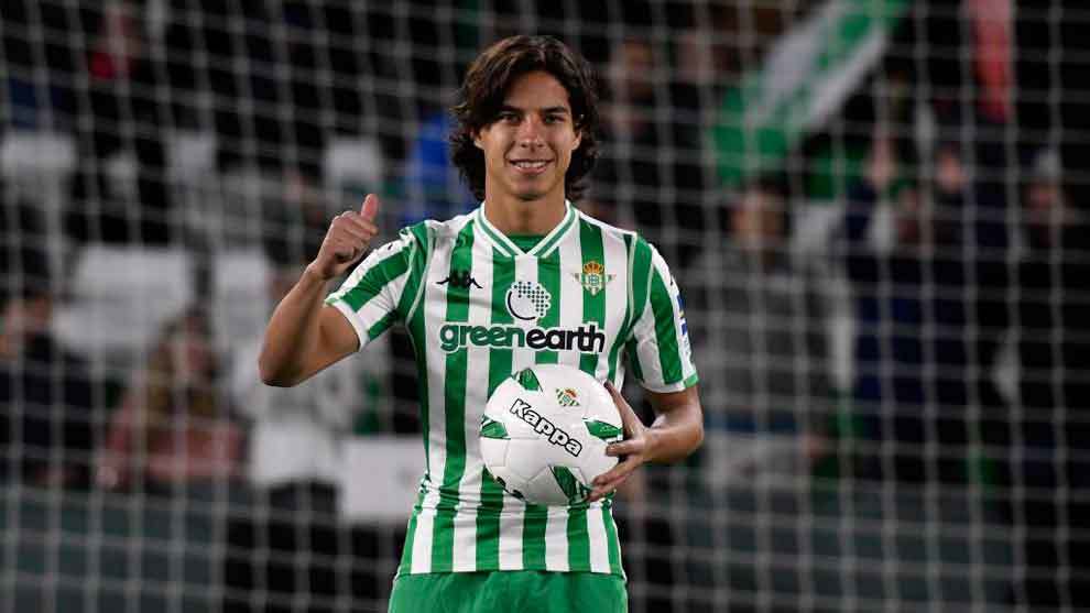 Lainez tendrá aún más competencia en la temporada 2019-2020 (Foto: Real Betis Oficial)