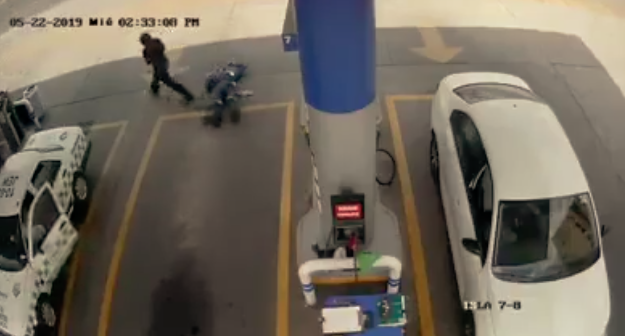 El hombre fue atendido por paramédicos, pero no logró sobrevivir (Foto: Captura de pantalla)