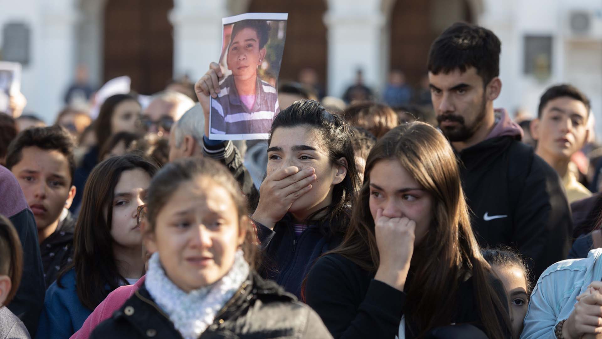 La última marcha se desarrolló en la Plaza Alsina, donde todas las tardes Gonzalo y Danilo se encontraban con sus amigos para rapear y andar en skate. Esta vez estuvo colmada de familiares, amigos y conocidos que se reunieron para exigir justicia y explicaciones