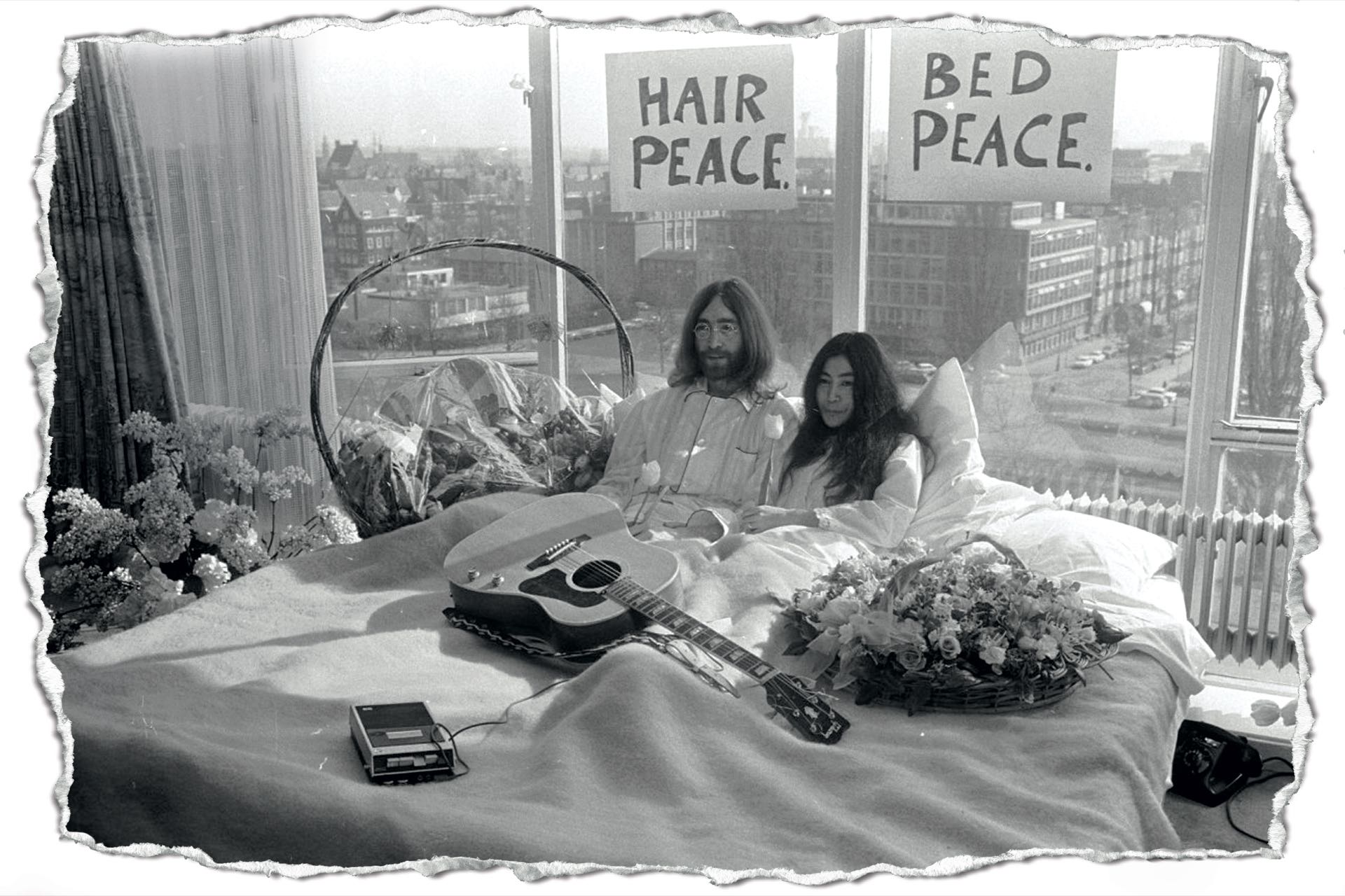 El 20 de marzo del ’69, John Lennon y Yoko Ono habían inaugurado la modalidad “Acuéstate por la paz”, en el Hotel Hilton de los Países Bajos, luego de que la pareja contrajera matrimonio en Gibraltar.