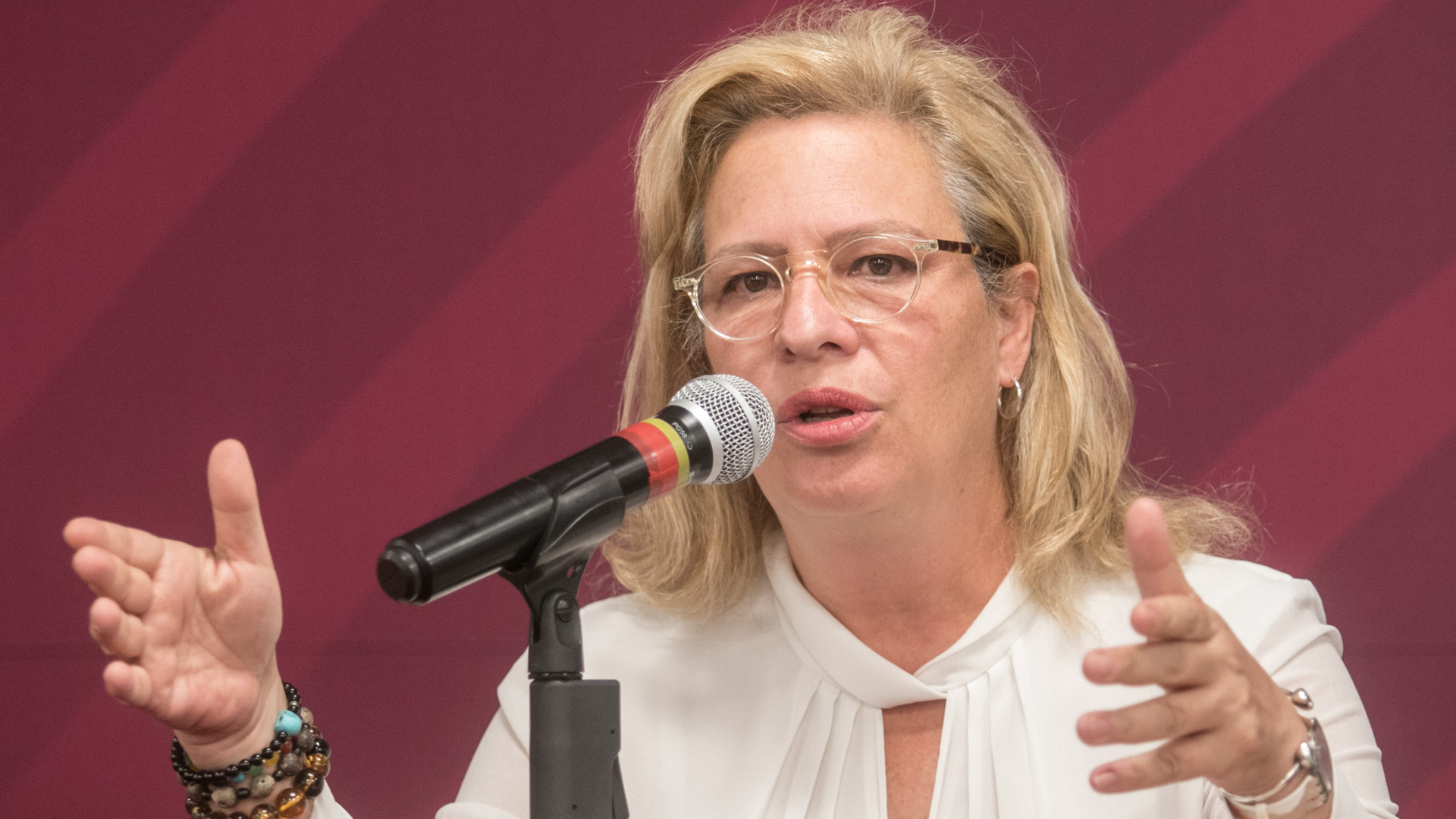 Josefa González Blanco renunció este sábado tras provocar el retraso de un vuelo comercial (Foto: Isaac Esquivel/ Cuartoscuro)