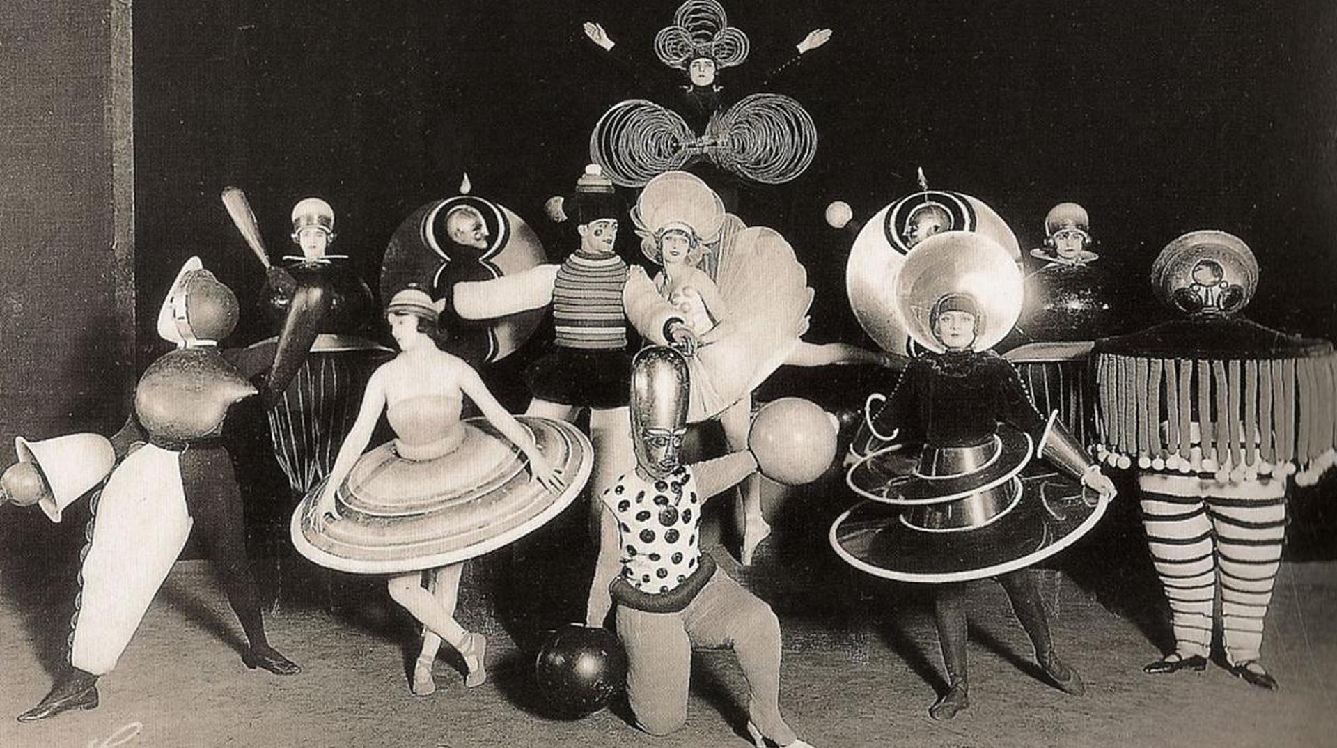 Fiesta de difraces en la Bauhaus