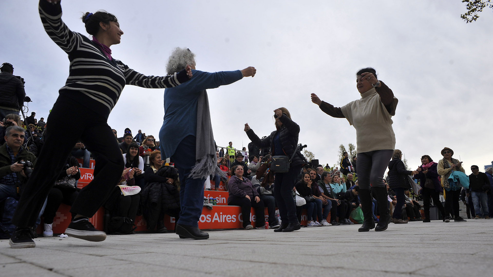 El baile y la danza no faltaron en Buenos Aires Celebra las Regiones