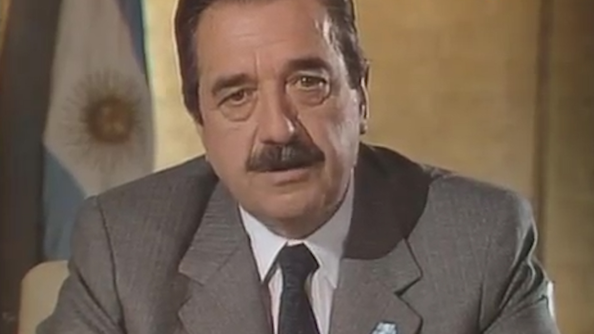 Raúl Alfonsín decretó el estado de sitio