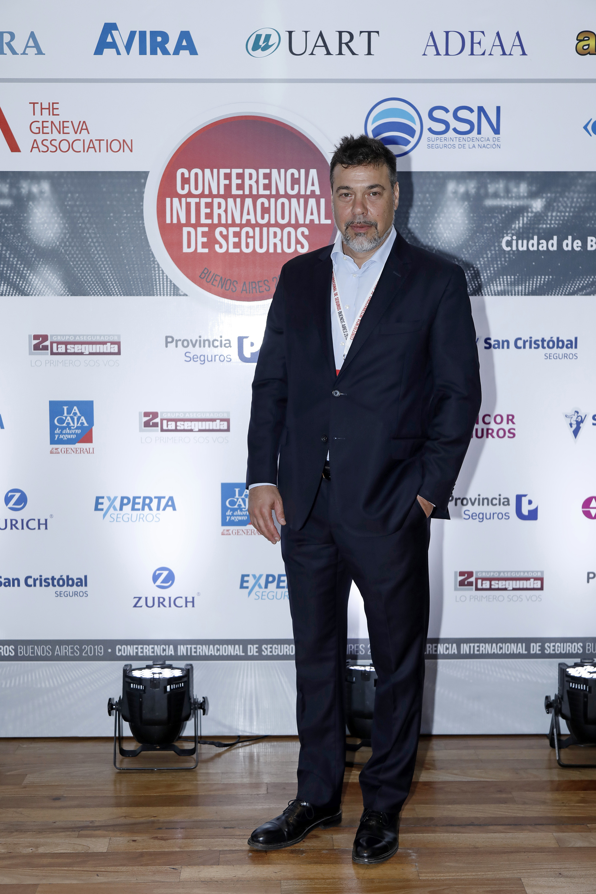 Darío Werthein, accionista del Grupo Werthein y vicepresidente de Experta Seguros. Con la intervención de ponentes de renombre a nivel global y la participación de representantes clave del sector asegurador, tecnológico y financiero, se abordaron temas como el estudio del comportamiento humano en la construcción de cultura aseguradora, la convergencia del mundo financiero y del seguro en el tratamiento de riesgos, el impacto de los cambios en el orden mundial en la industria del seguro global y la ética en el manejo de la información en un contexto de evolución tecnológica