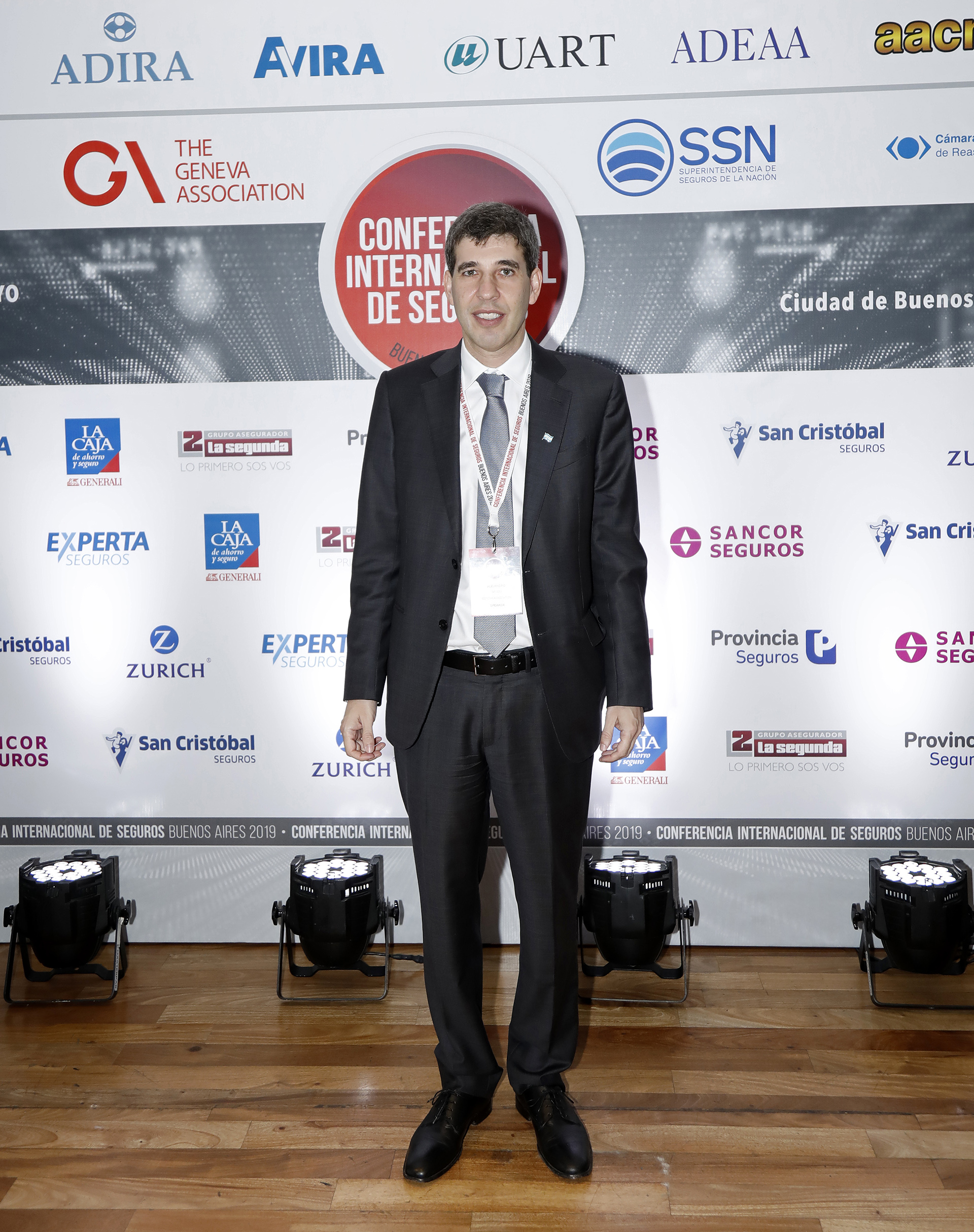 Alejandro Simón, Board Member de la Asociacion de Ginebra y CEO del Grupo Sancor Seguros. La apertura estuvo a su cargo, destacando en su discurso la importancia que tiene para Argentina la organización de la Asamblea de la Asociación de Ginebra y consideró que es un mensaje de la comunidad internacional en apoyo al proceso de apertura que está llevando adelante nuestro país, en especial en el sector asegurador