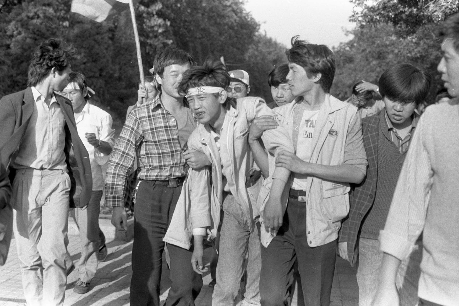 Después de la represión en Tiananmen, cientos murieron y miles resultaron heridos (Jian Liu)