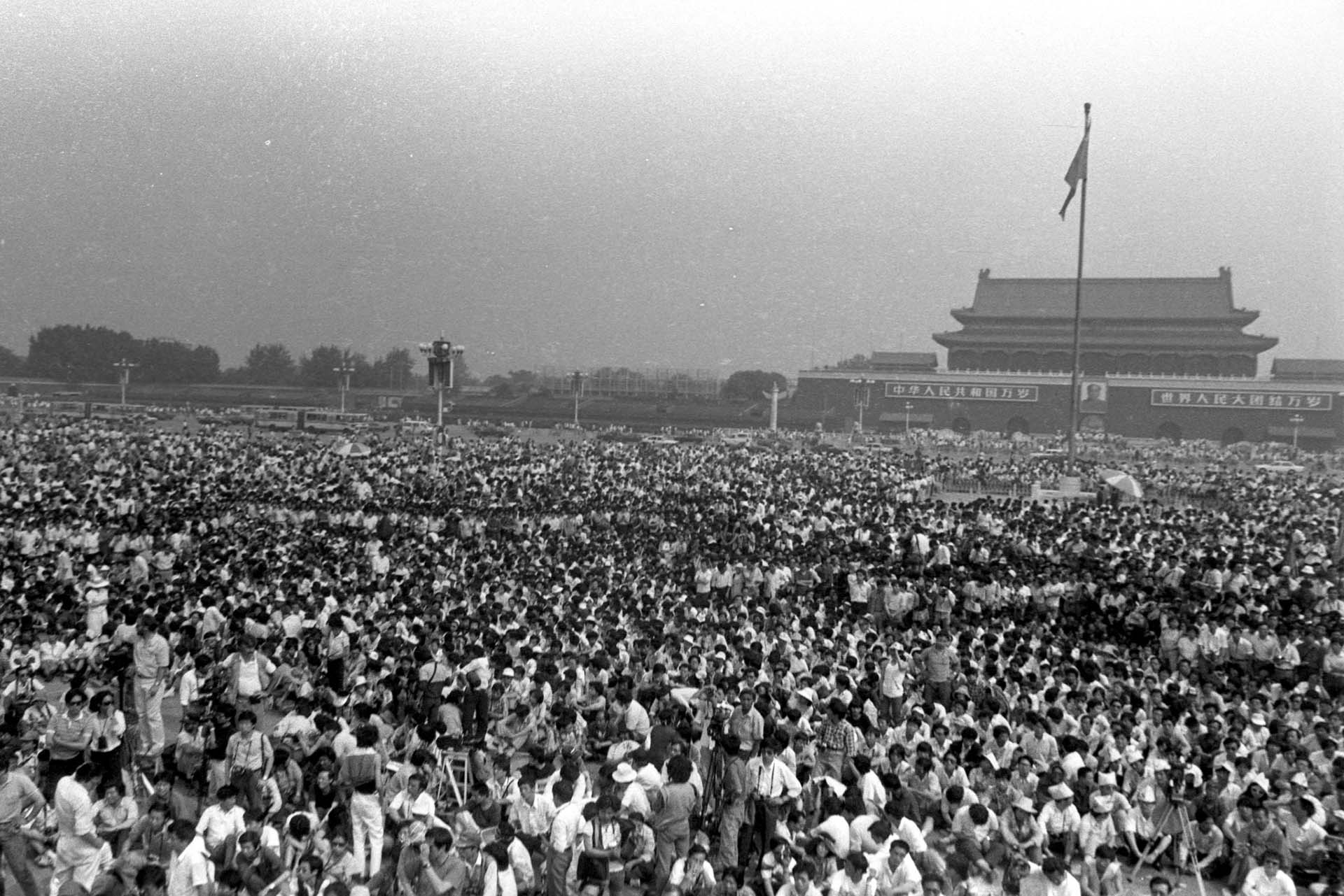 Sentada pacífica en Tiananmen (Jian Liu)