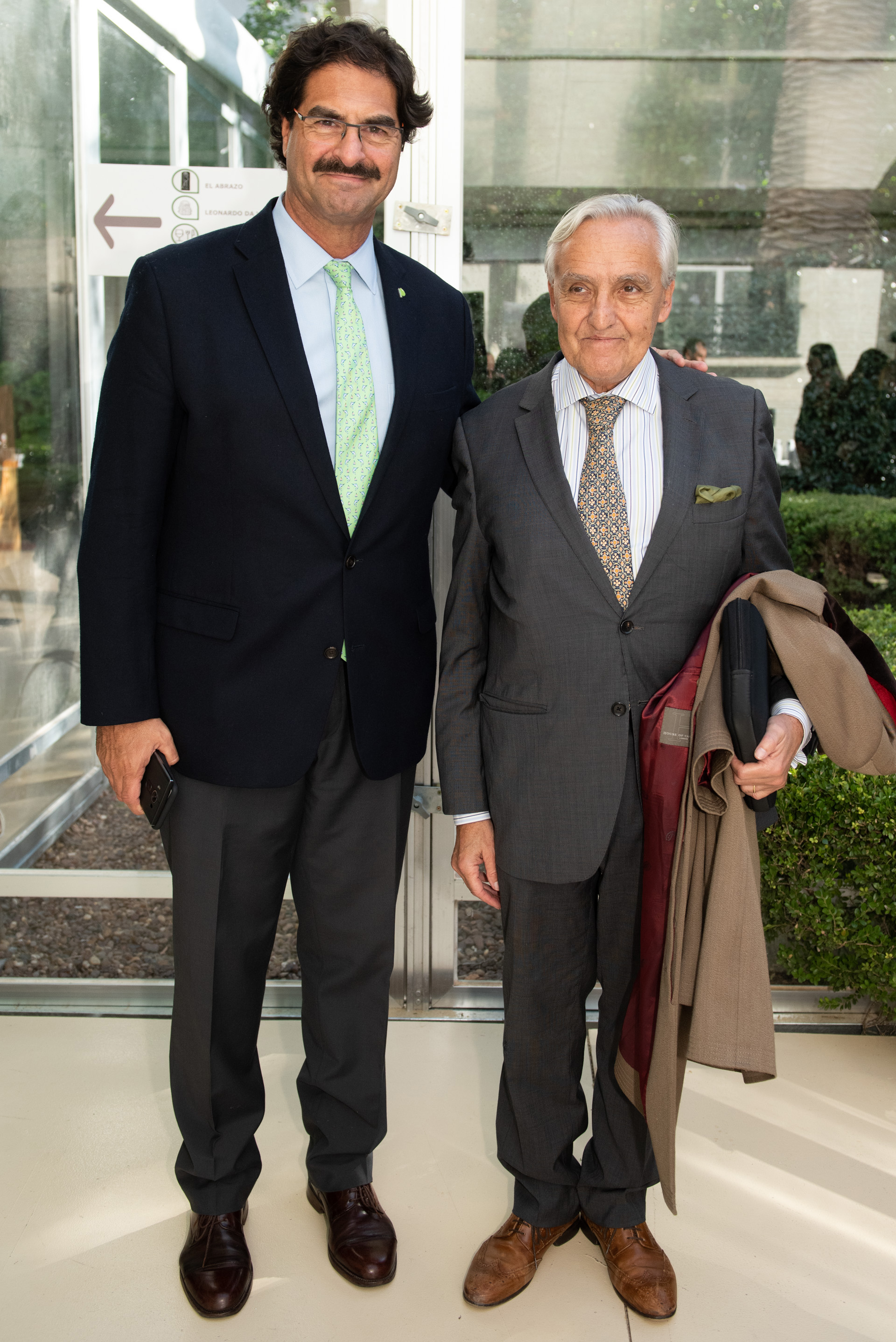 El ministro Leonardo Sarquis junto a Rosendo Fraga
