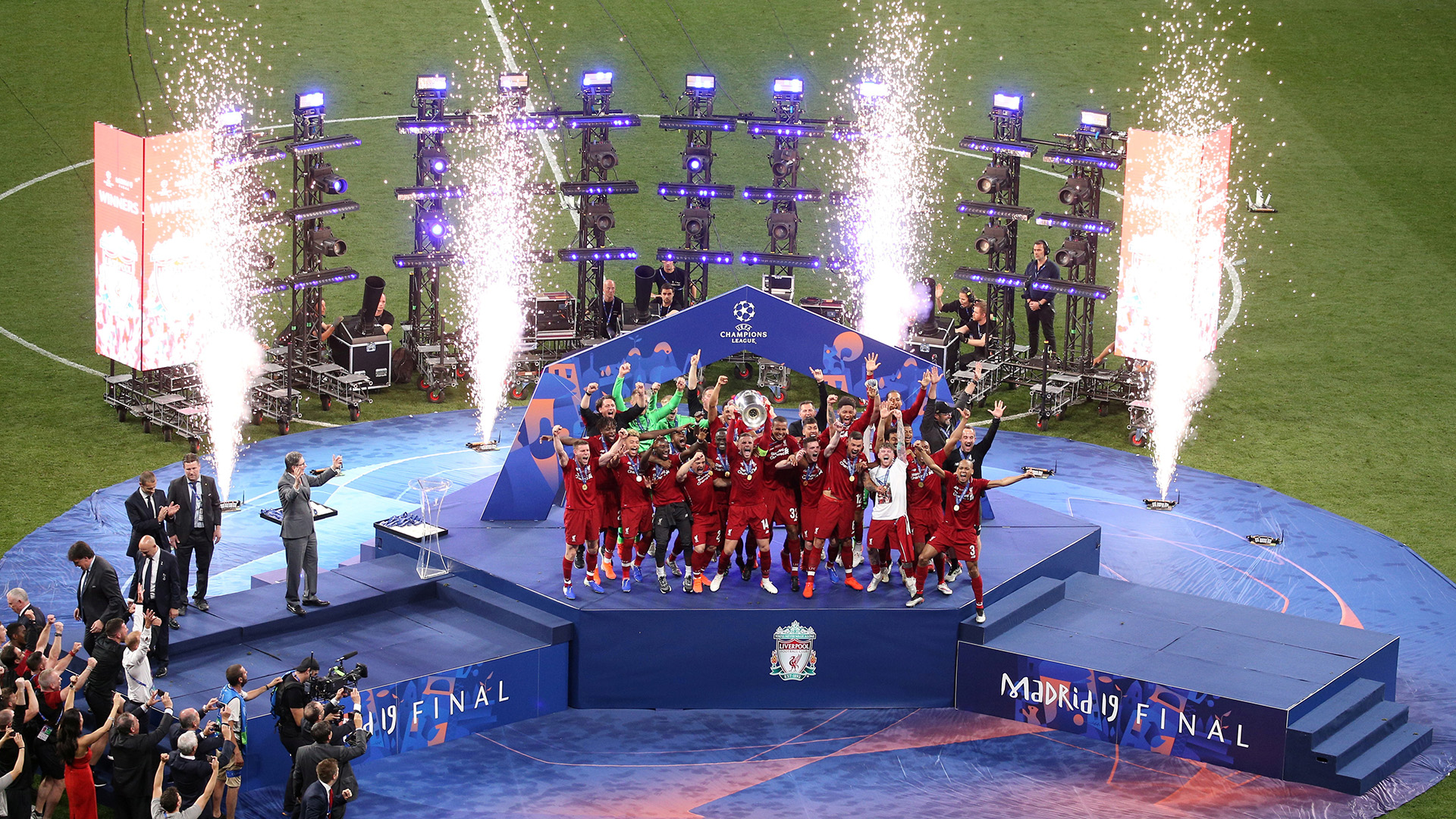 El elenco “Rojo” celebró el título tras haber caído en la final del año pasado ante Real Madrid (REUTERS)