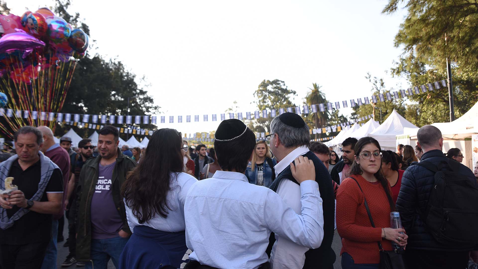 Una multitud aprovechó el domingo para participar de esta actividad cultural del gobierno porteño en homenaje a los 70 años de la creación del Estado de Israel