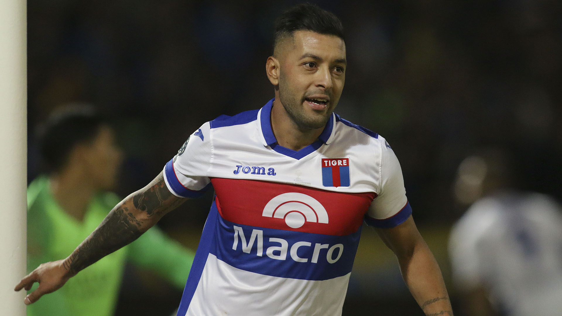 Lucas Janson convirtió el penal y celebró el segundo gol del “Matador” (NA)
