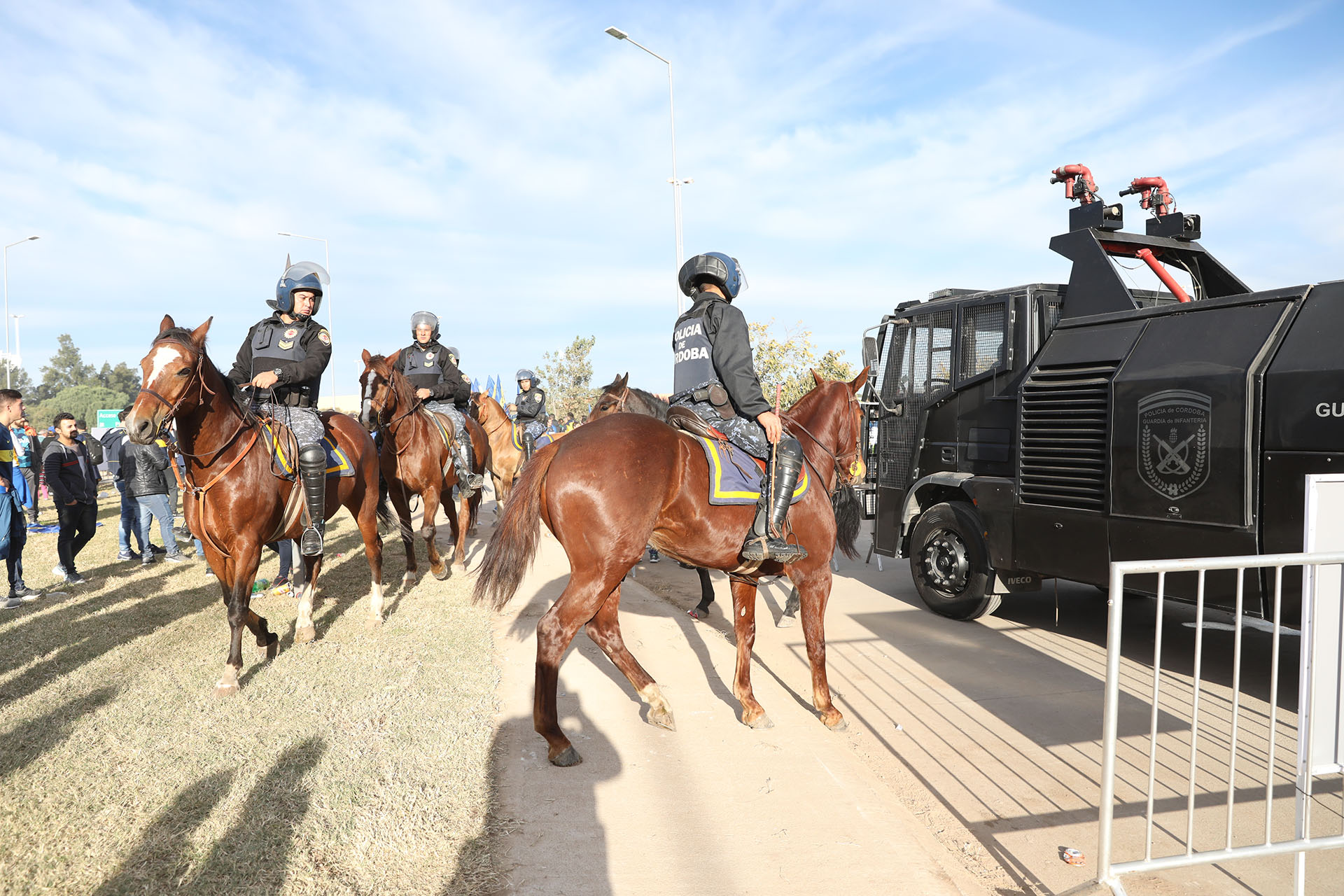 El partido tuvo un importante operativo de seguridad (Mario Sar)