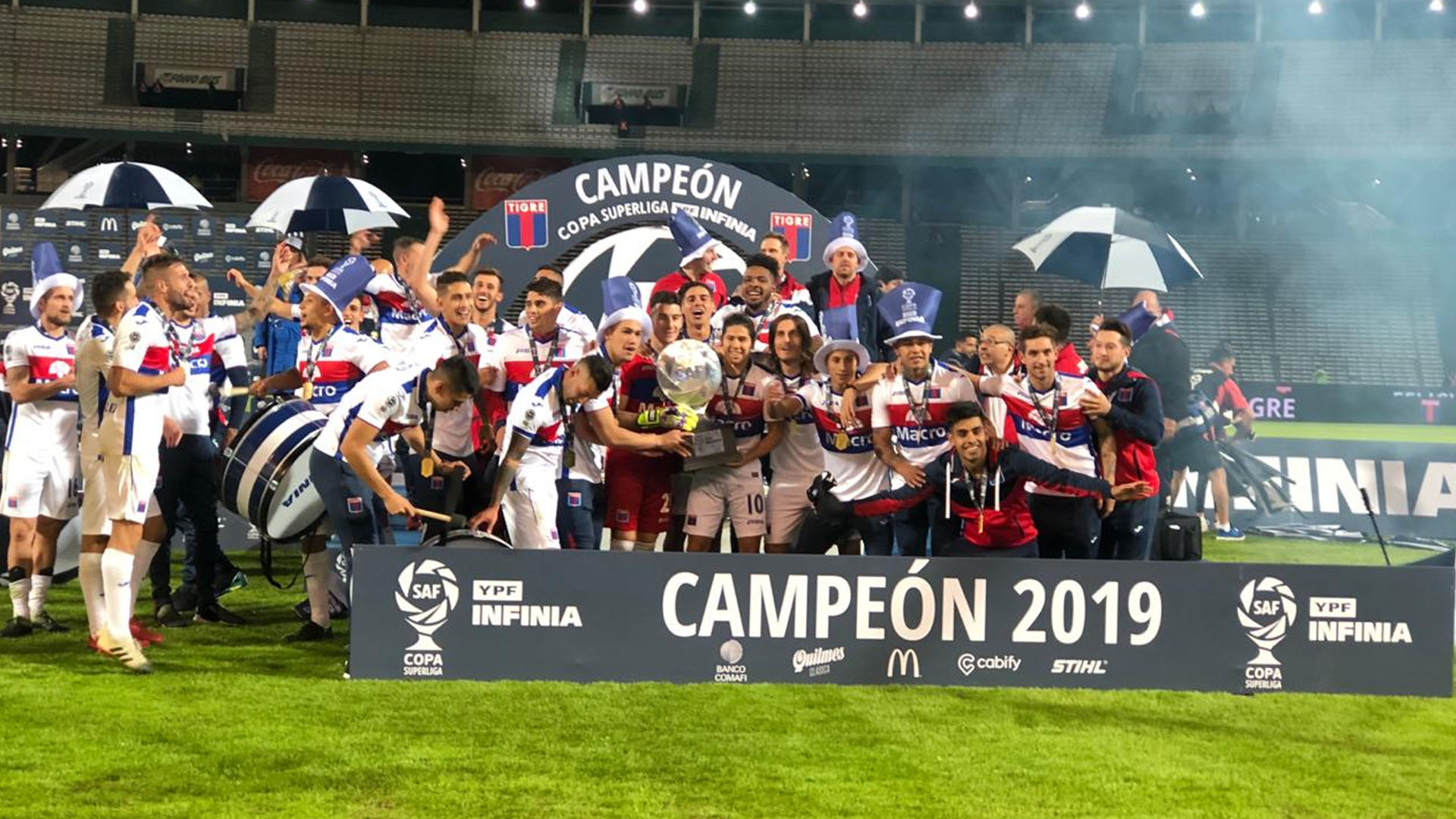 El equipo de Néstor Gorosito ganó el primer título de su historia tras haber descendido al Nacional B (Mario Sar)