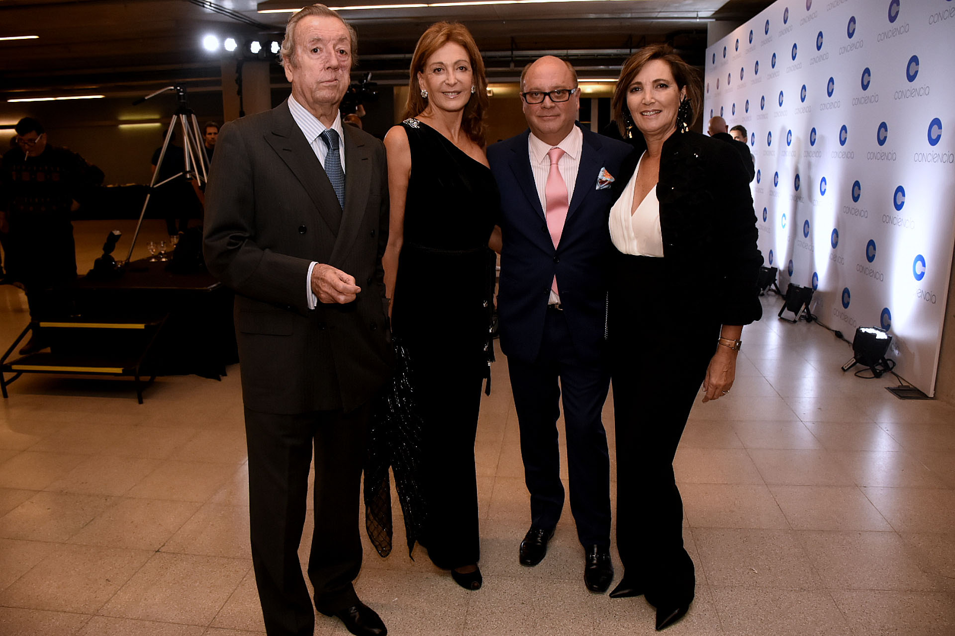 Bruno Quintana y Mariel Llorens de Quintana junto a Martín Cabrales y Dora Sánchez