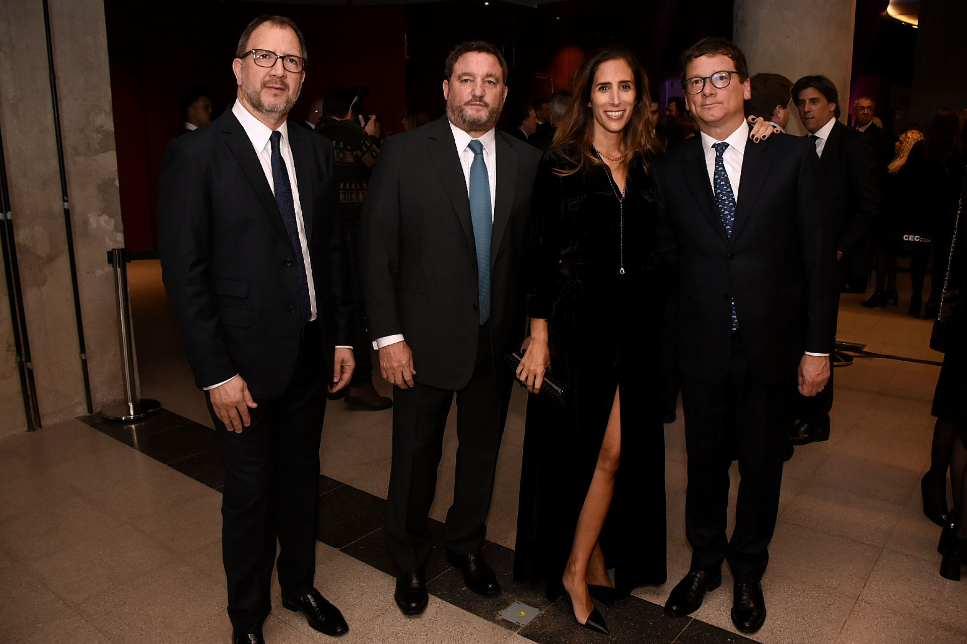 Fabián Perechodnik junto a Alejandro Macfarlane y el presidente de HSCBC Argentina, Gabriel Martino, junto a su mujer Florencia Perotti