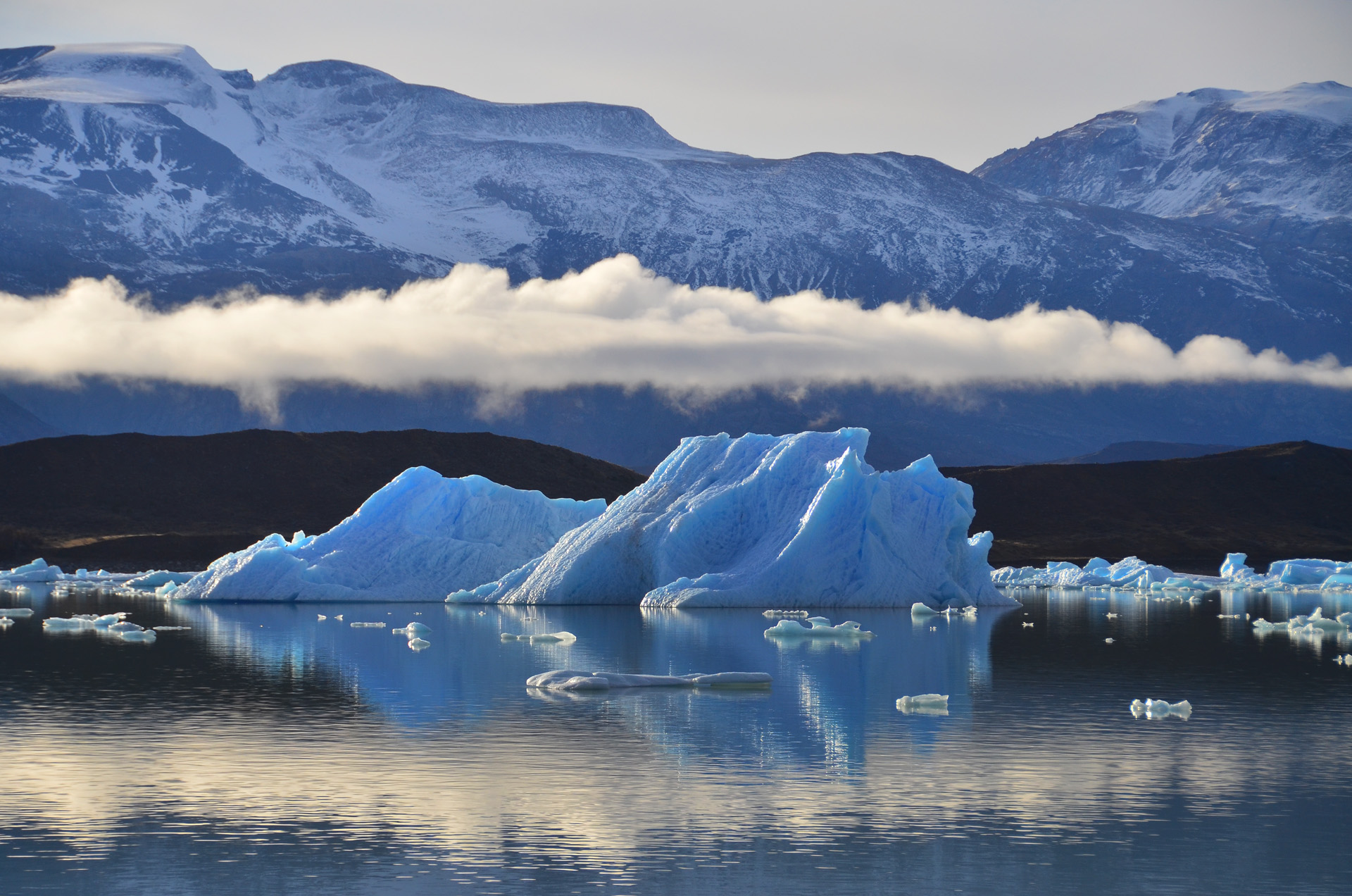 Parque Nacional Los Glaciares. En nuestro país hay 14.500 glaciares, que se distribuyen a lo largo de casi 4.000 kilómetros en la Cordillera de los Andes   (Foto del Parque Nacional Los Glaciares)