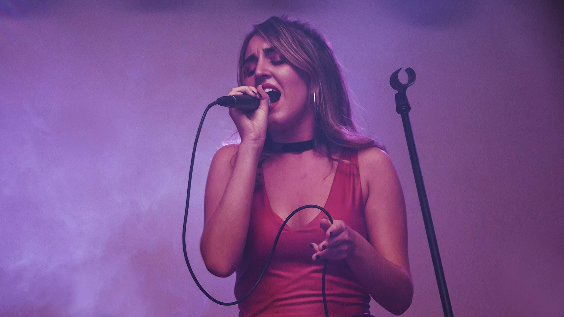 July Abril, la nueva voz de la canción - Infobae